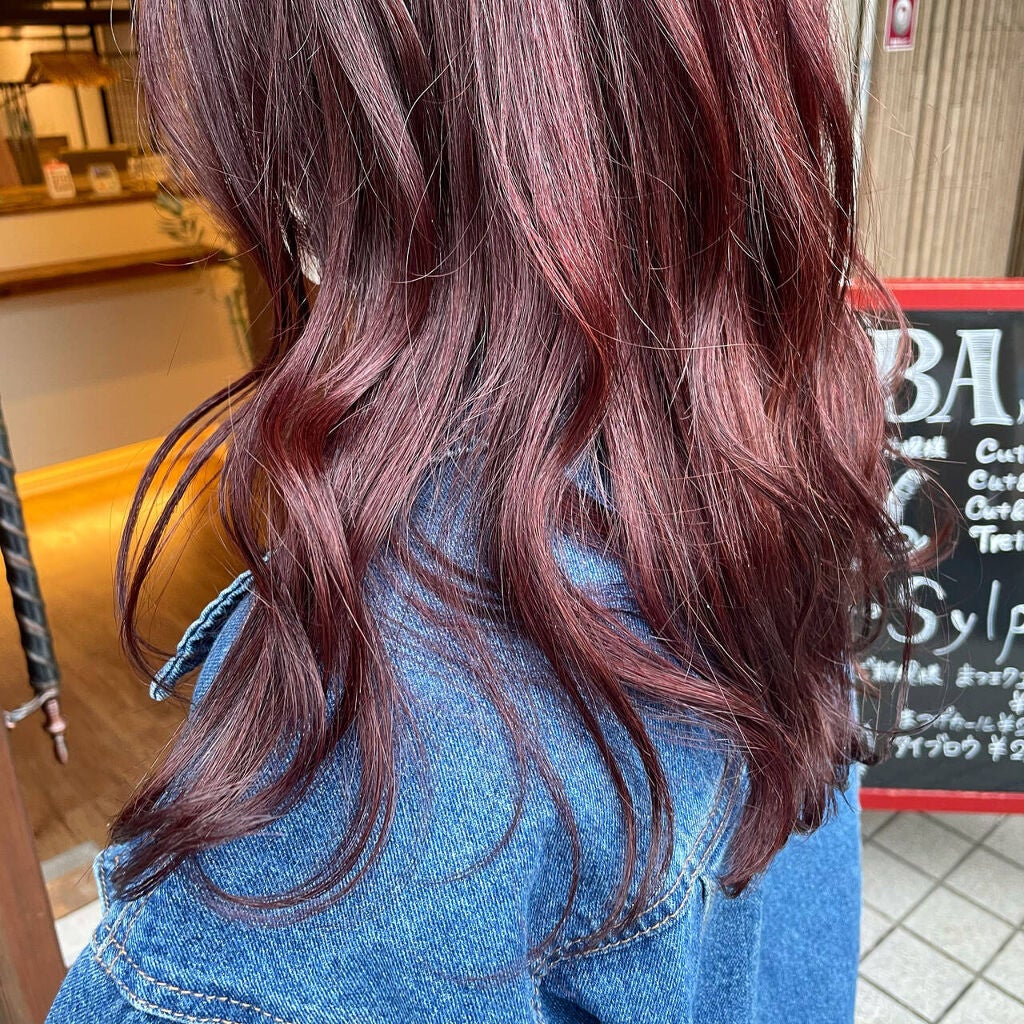 ヘアカラーの種類の名前を覚えよう!イルミナカラーや市販ヘアカラー剤の色の種類もカタログ付きでご紹介のサムネイル