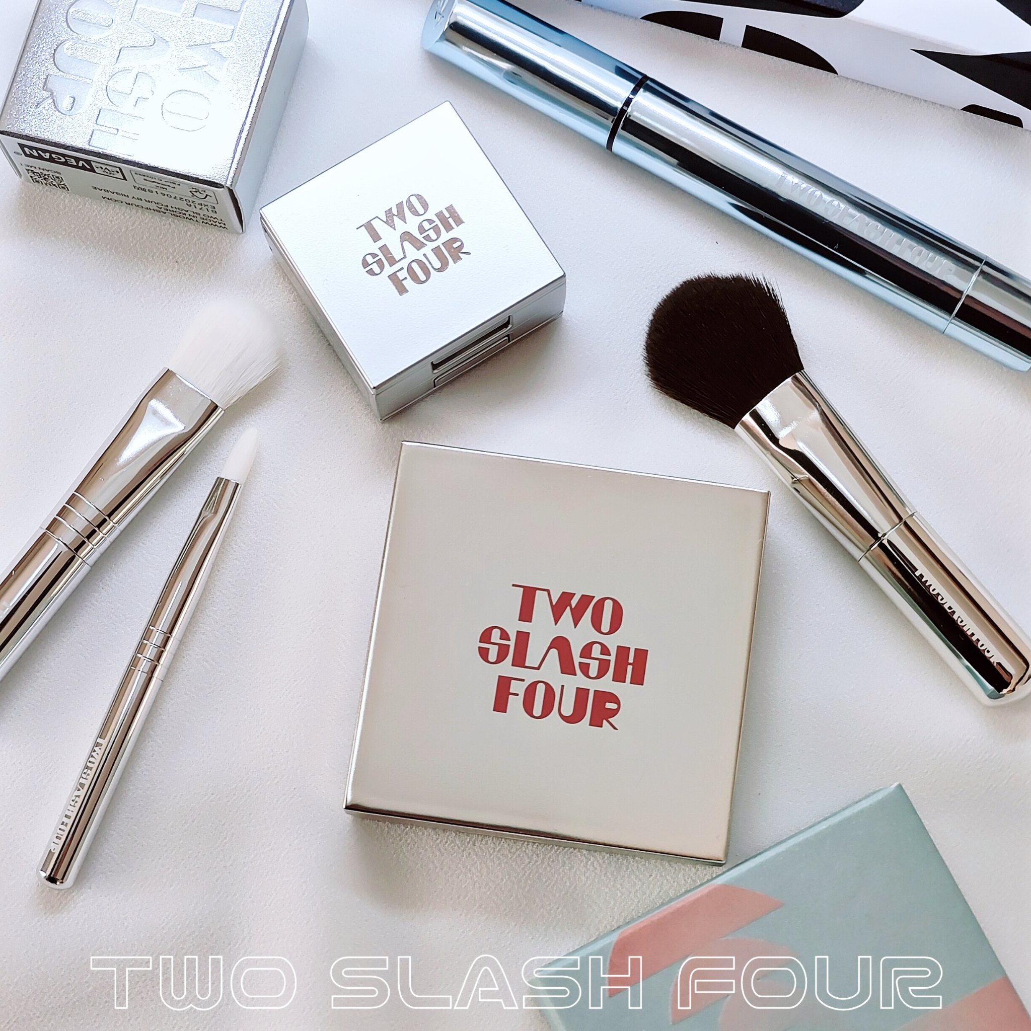 ストロビングフェイスキューブ/TWO SLASH FOUR/ハイライトを使ったクチコミ（1枚目）