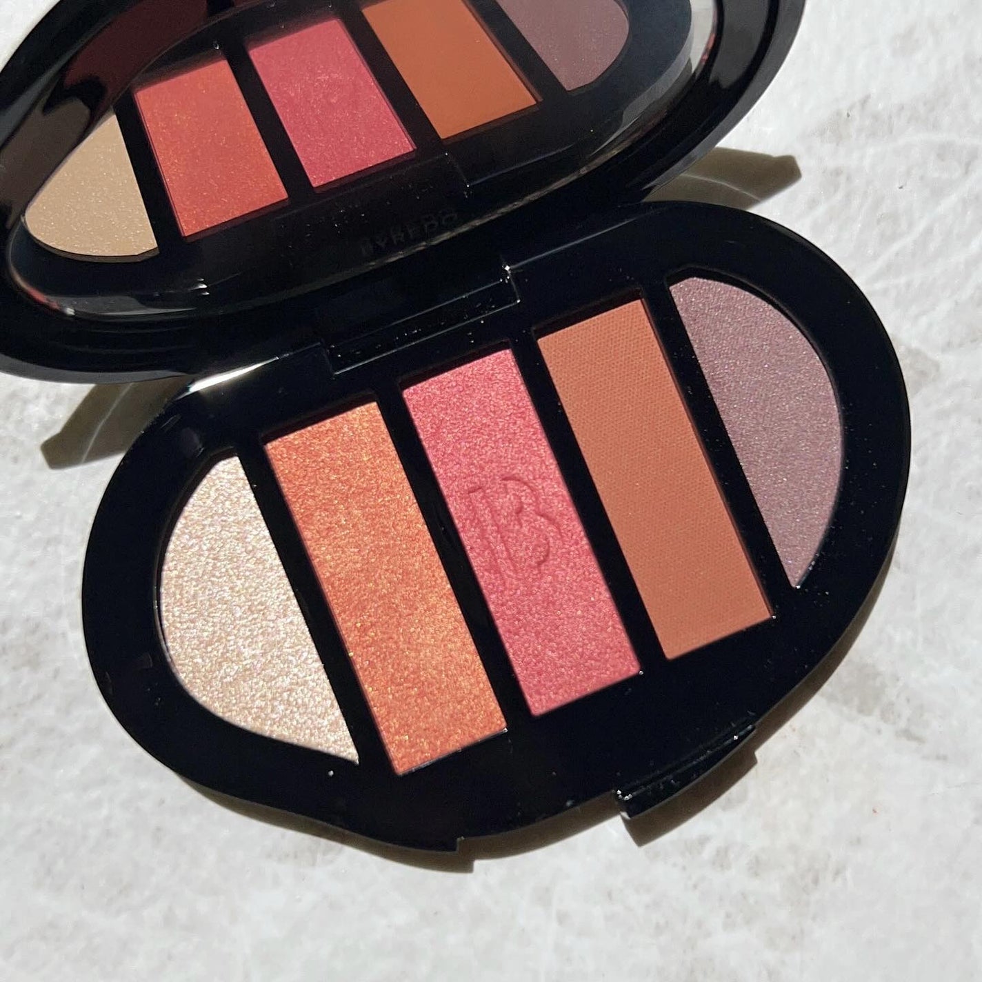 アイシャドウ 5カラーズ/BYREDO/アイシャドウパレットを使ったクチコミ(5枚目)