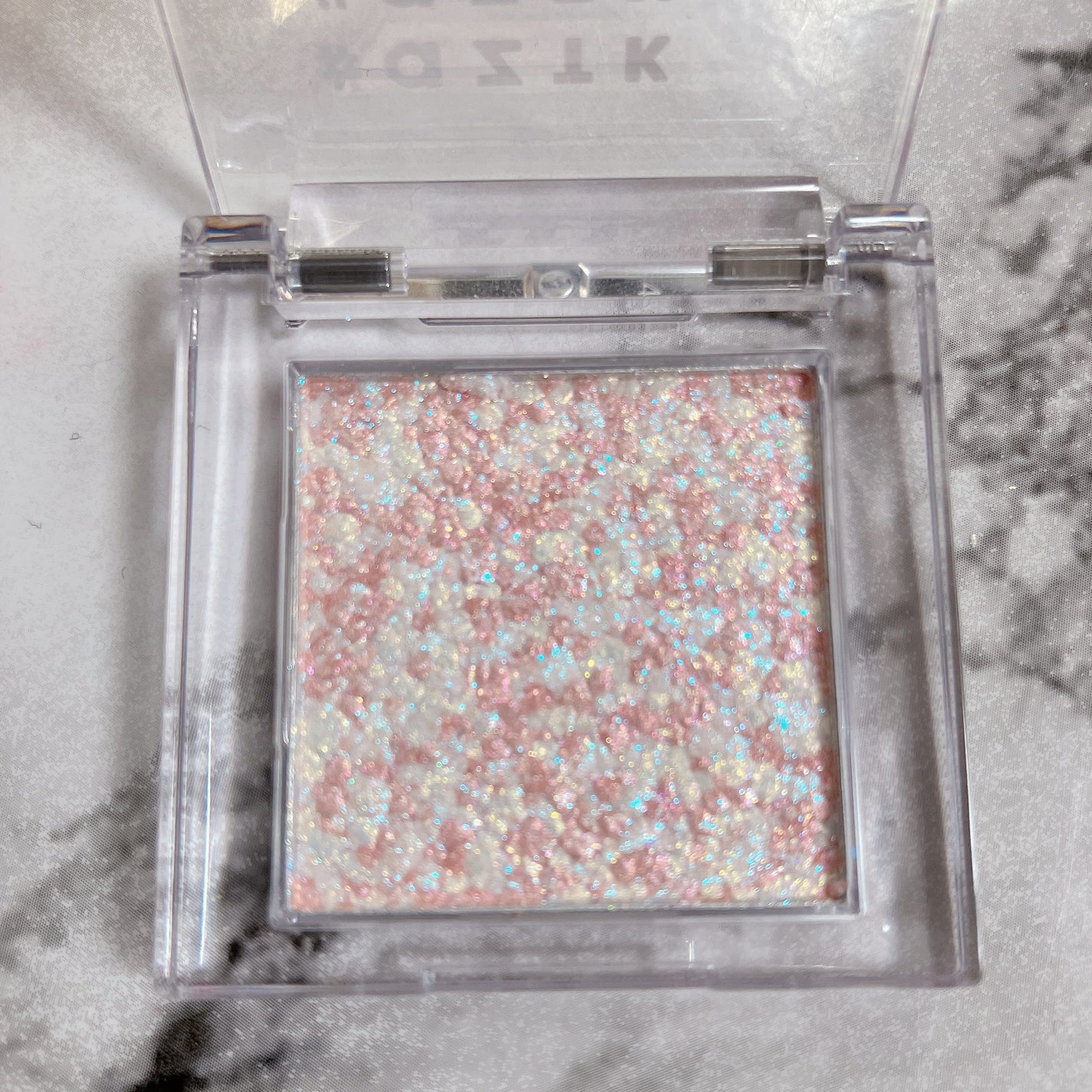 シングルアイシャドウ/aZTK/単色アイシャドウを使ったクチコミ(1枚目)