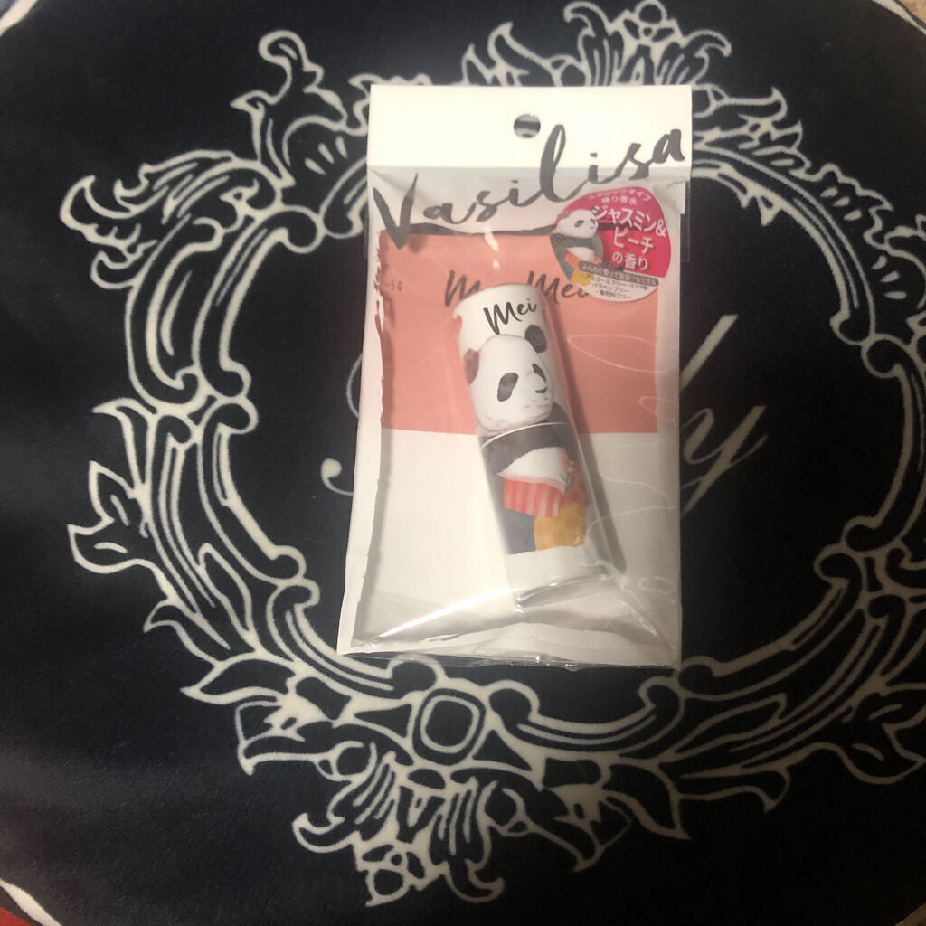 パフュームスティックドンキーで購入しました✨
スティックタイプの練り香水でパンダがかわいいし匂いはジャスミン＆ピーチふんわりかなぁ〜🐼🍑
軽いし小さくて持ち運びに便利なアイテムです👜
最後まで読んでくれてありがとうございます💕