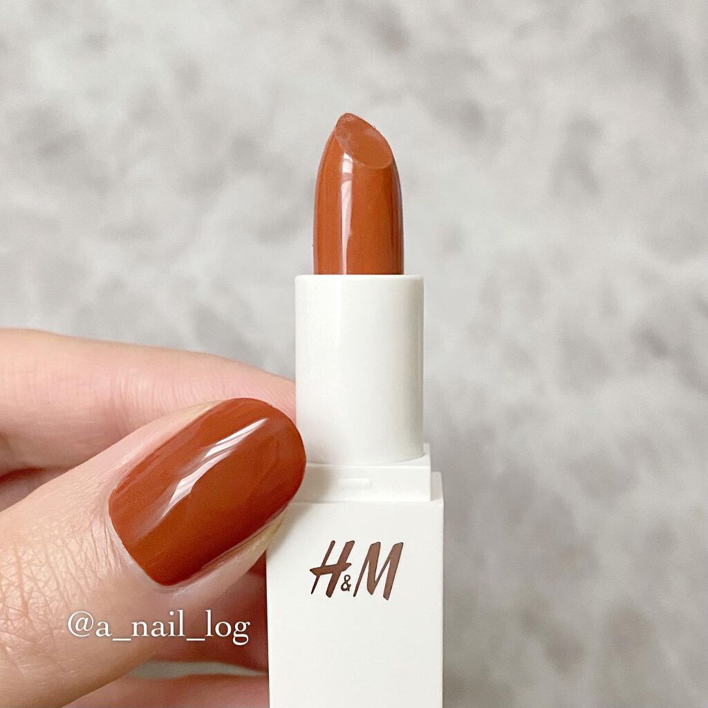 Aika*セルフネイル on LIPS 「❆Gina☃︎2021-22Winter❆H&M冬の大人メイク..」(10枚目)