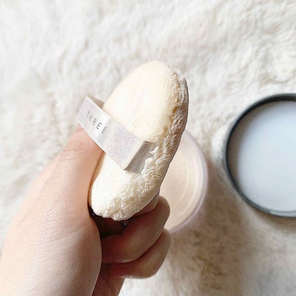 アルティメイトダイアフェネス ルースパウダー/THREE/ルースパウダーを使ったクチコミ(2枚目)