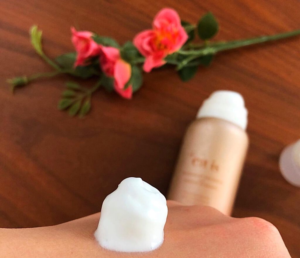 riko on LIPS 「+eais(プラスエアイズ)の温感炭酸ムース美容液を使ってみま..」(2枚目)