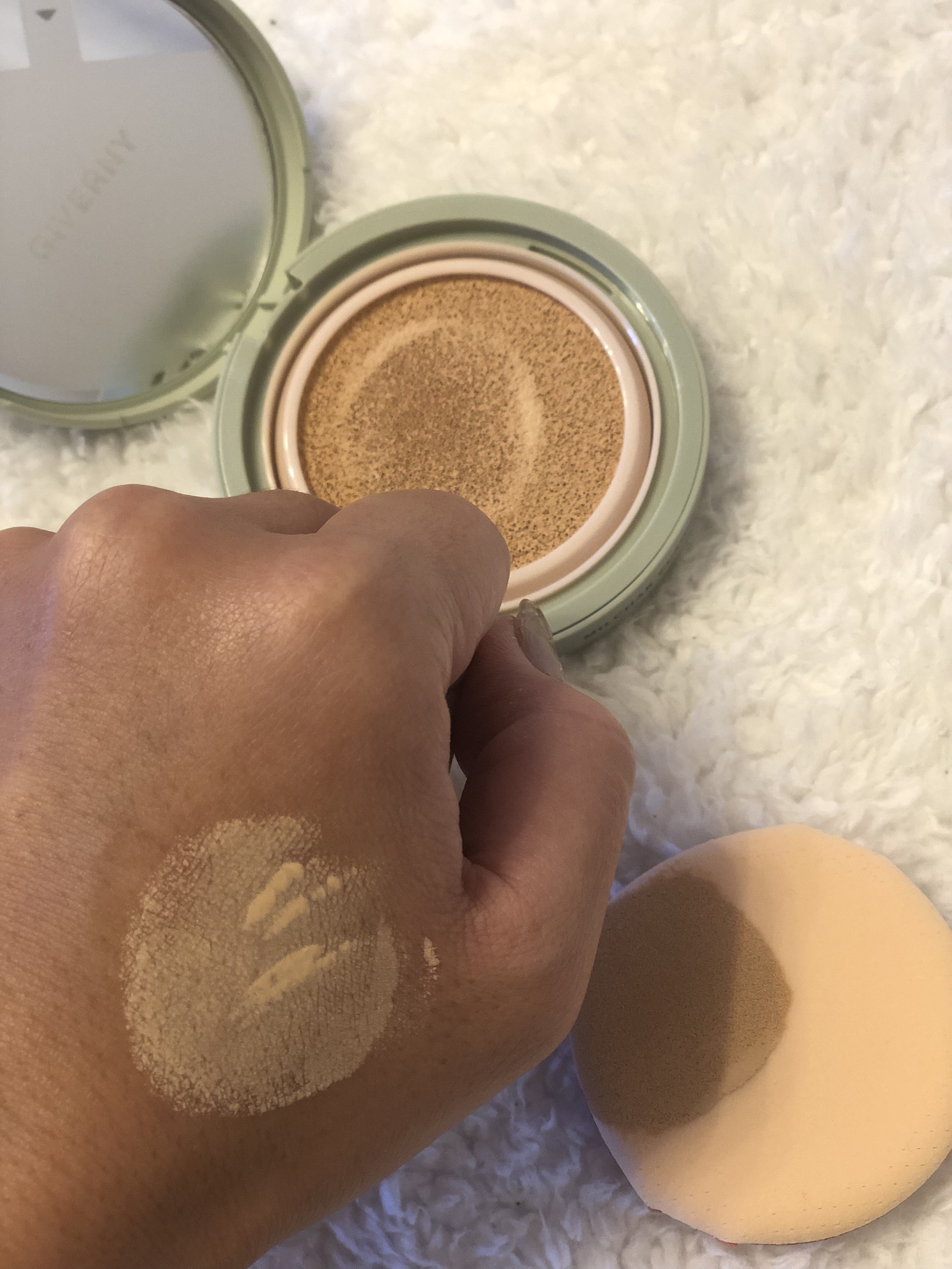 ジヴェルニー 密着カバークッション 23NW ミディアムベージュ/GIVERNY/クッションファンデーションを使ったクチコミ（3枚目）