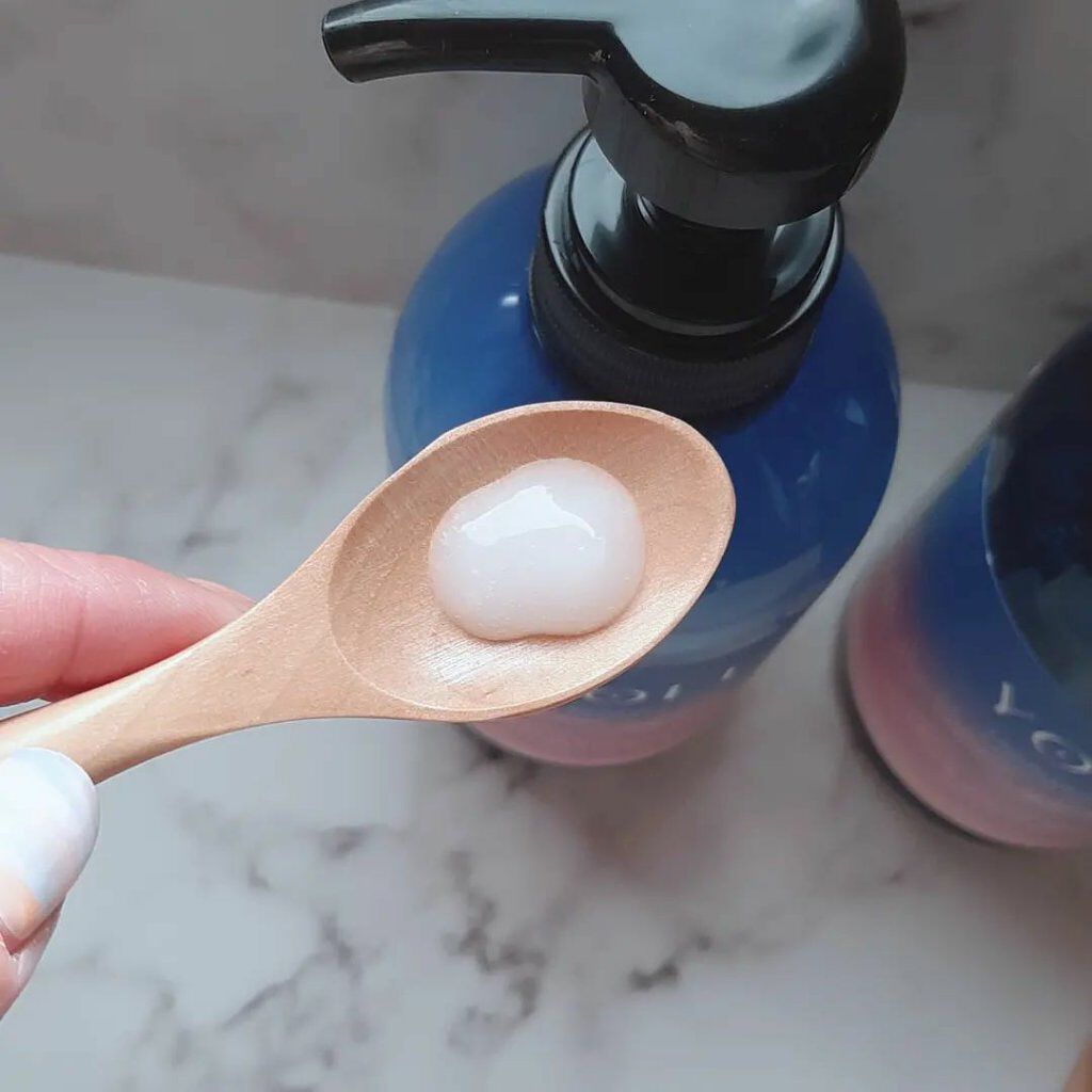 カームナイトリペアシャンプー/トリートメント/YOLU/市販シャンプーを使ったクチコミ(8枚目)