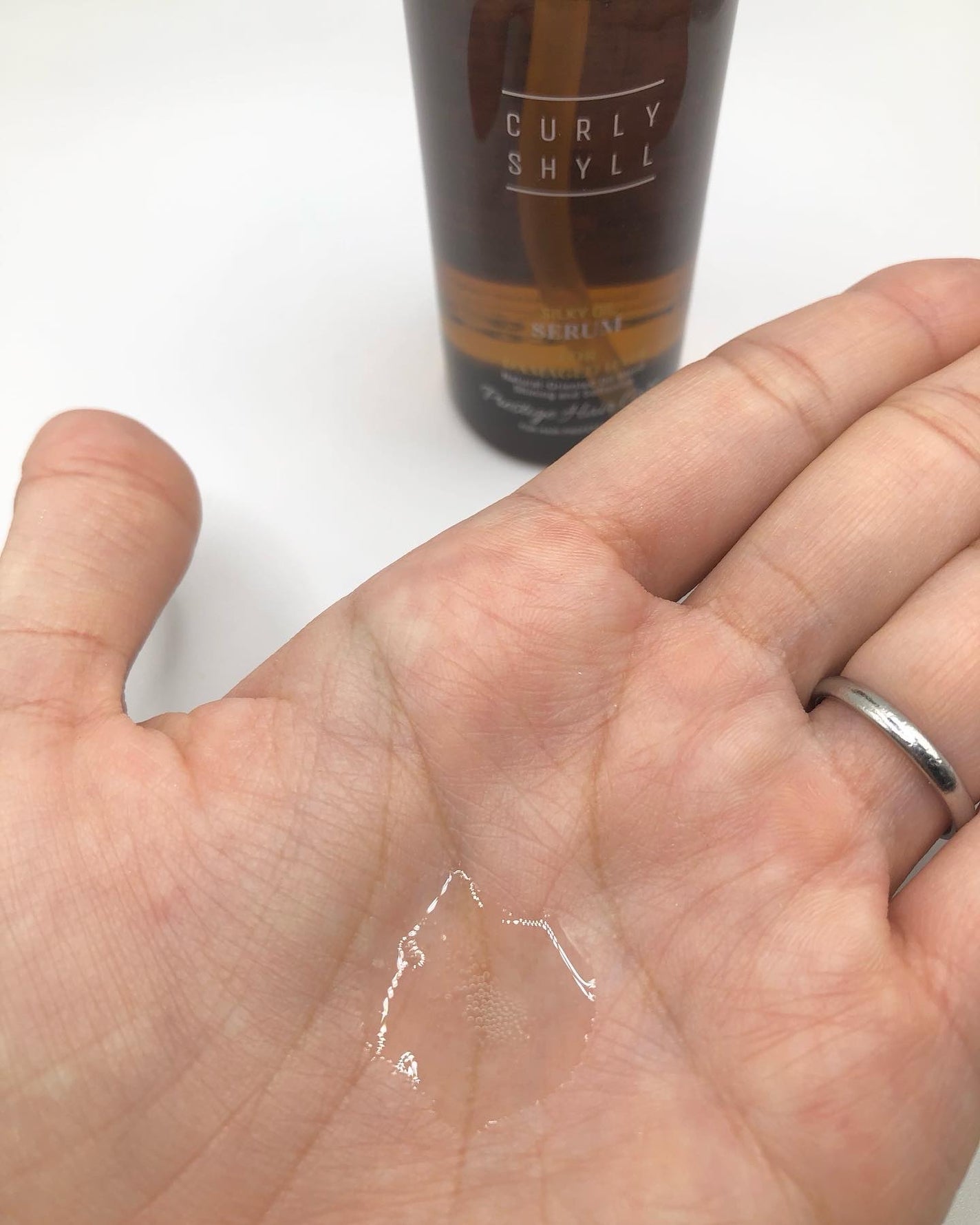 SILKY OIL SERUM/CULRY SHYLL/ヘアオイルを使ったクチコミ(3枚目)