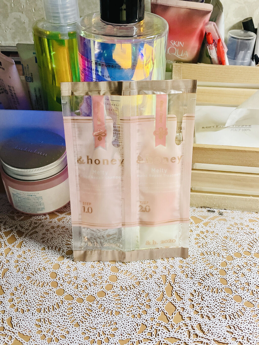 今日も試供品レビュー！！
今回は&honeyのシャンプーとトリートメントをレビューしまーす！！

シャンプー
めっちゃ泡が濃厚で驚いた(((゜Д゜；)))
泡立ちがいいから泡パックできて洗い流しもしっとり感あって良き！！

トリートメント
