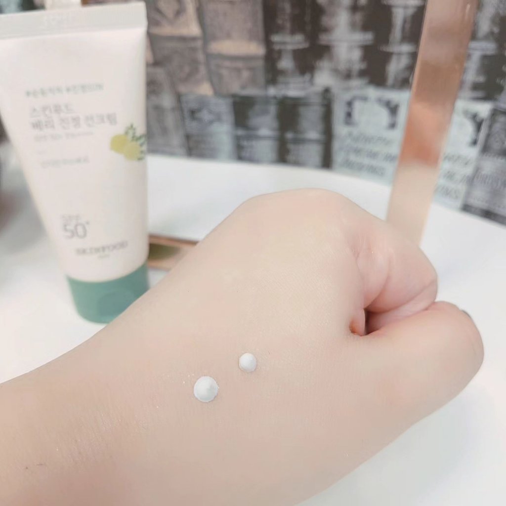 ベリースージングサンクリーム/SKINFOOD/日焼け止めクリームを使ったクチコミ（2枚目）