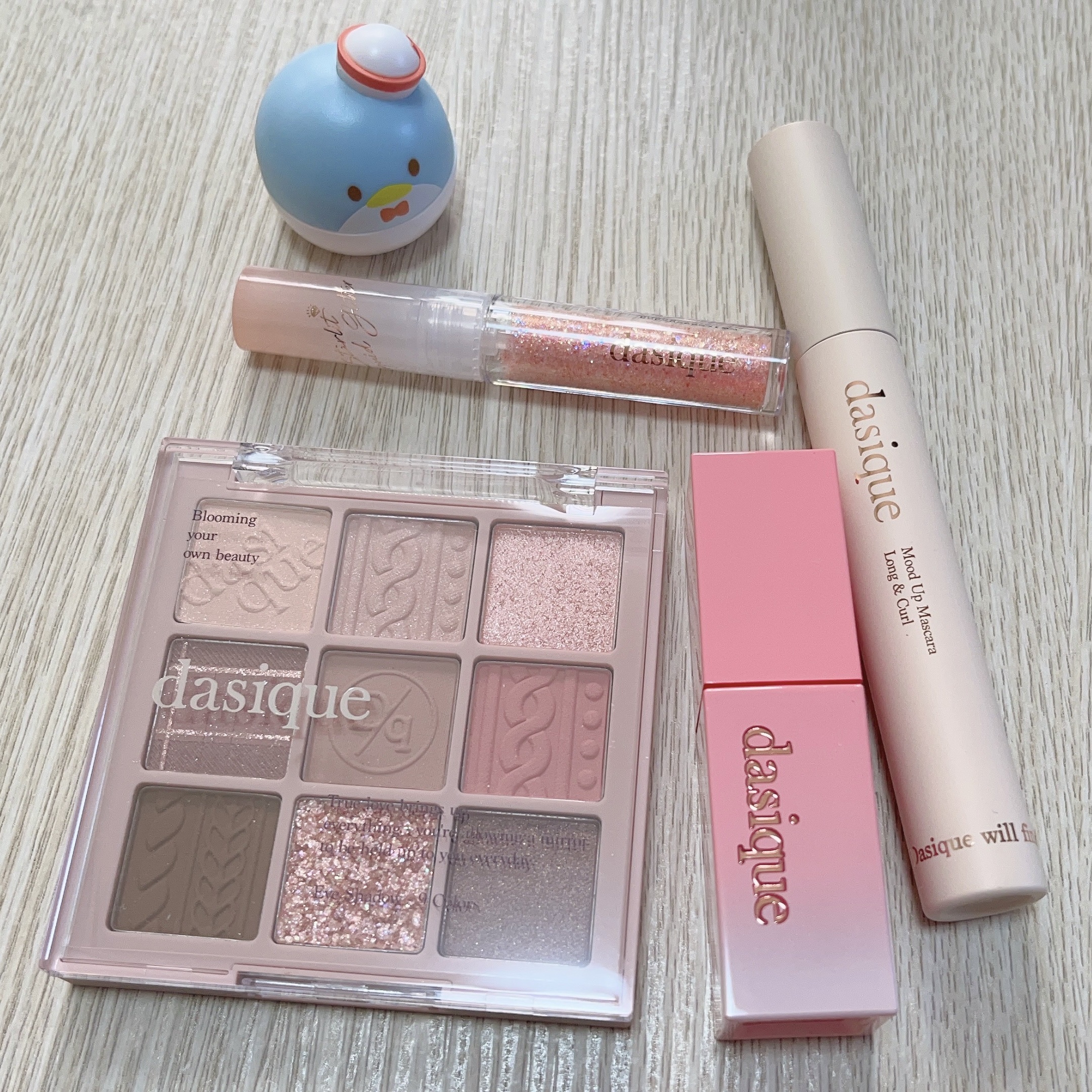 スターリットジュエルリキッドグリッター 07 ムーン ストーン/dasique/グリッターを使ったクチコミ（2枚目）