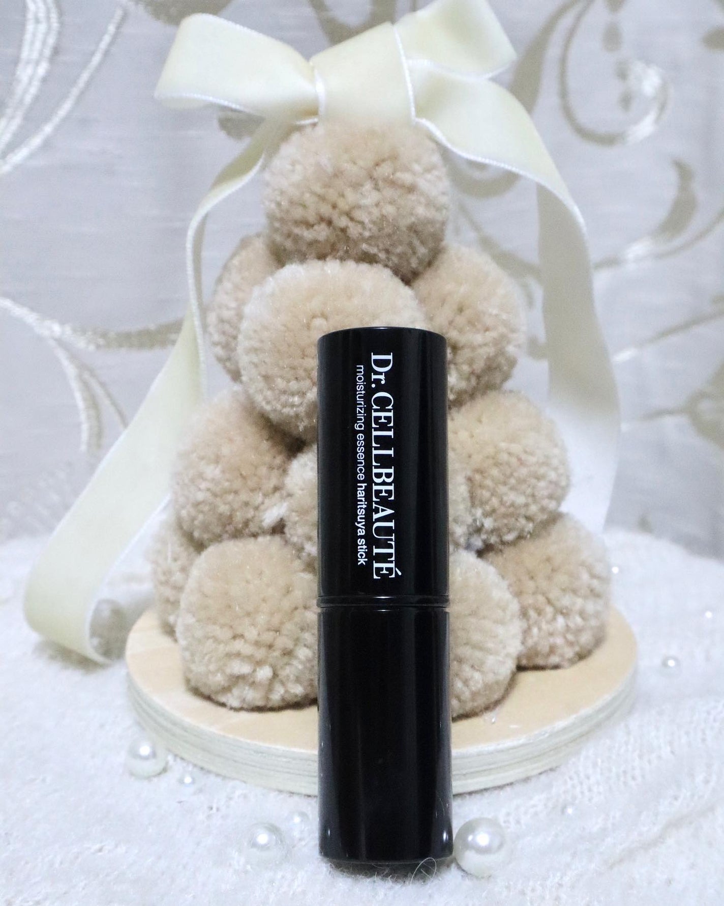 えっちゃんフォロバ on LIPS 「1品5役が叶う夢のようなスティック美容液🤍#ハリツヤスティック..」(3枚目)