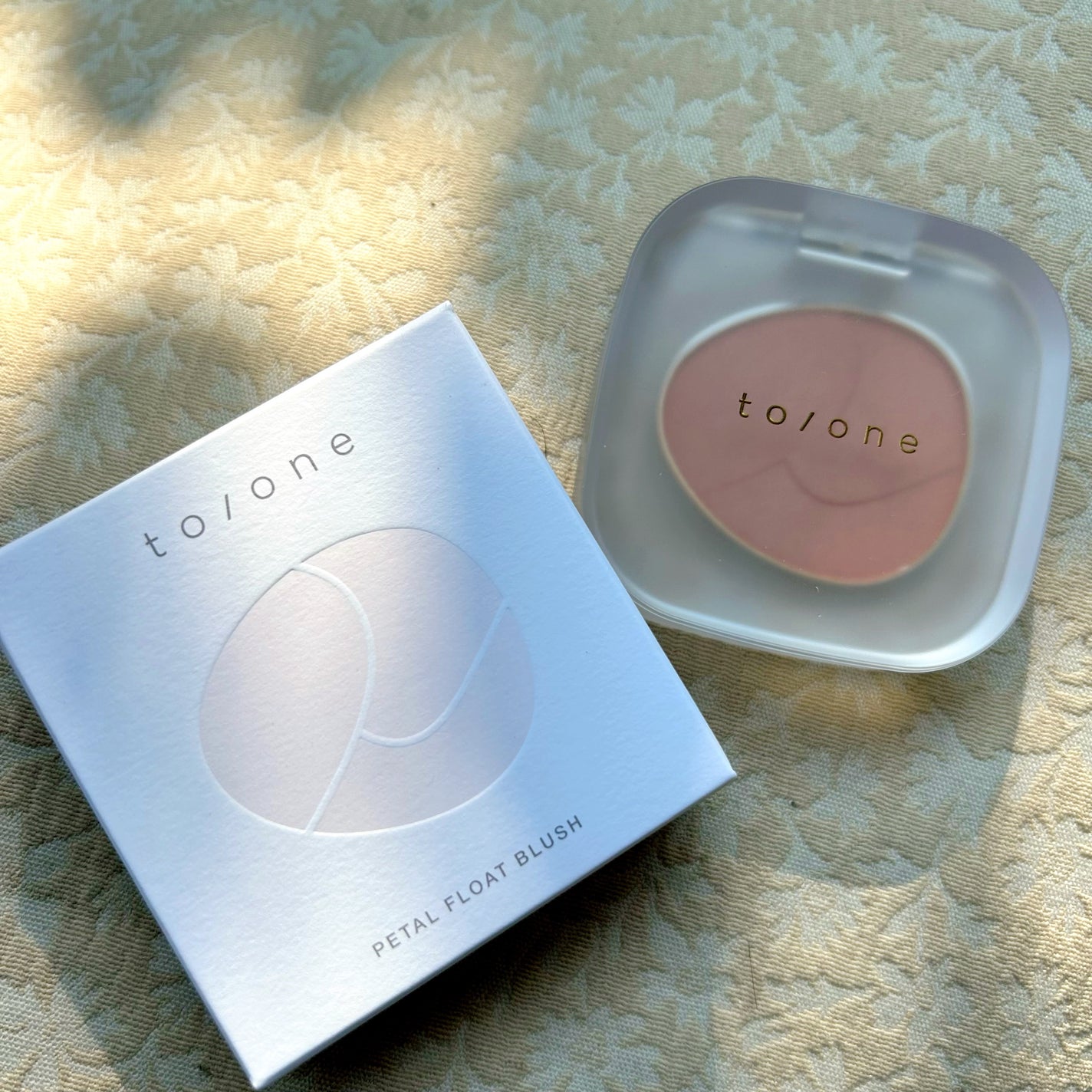 トーン ペタル フロート ブラッシュ/to/one/パウダーチークを使ったクチコミ(1枚目)