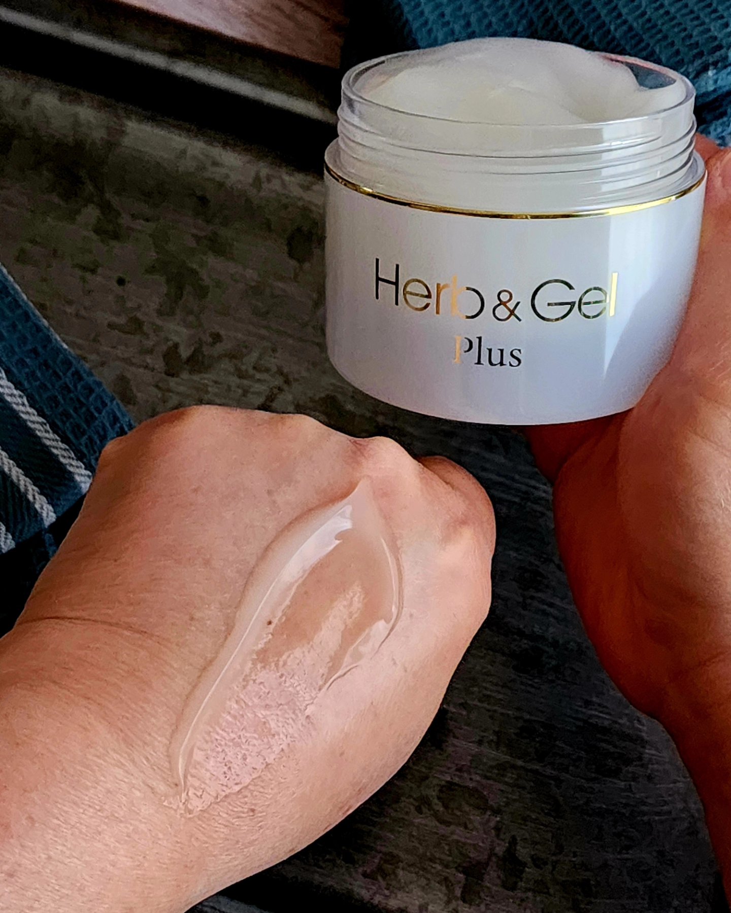 ハーブ＆ゲルPLUS/ナチュラルウェーブ/オールインワン化粧品を使ったクチコミ（3枚目）