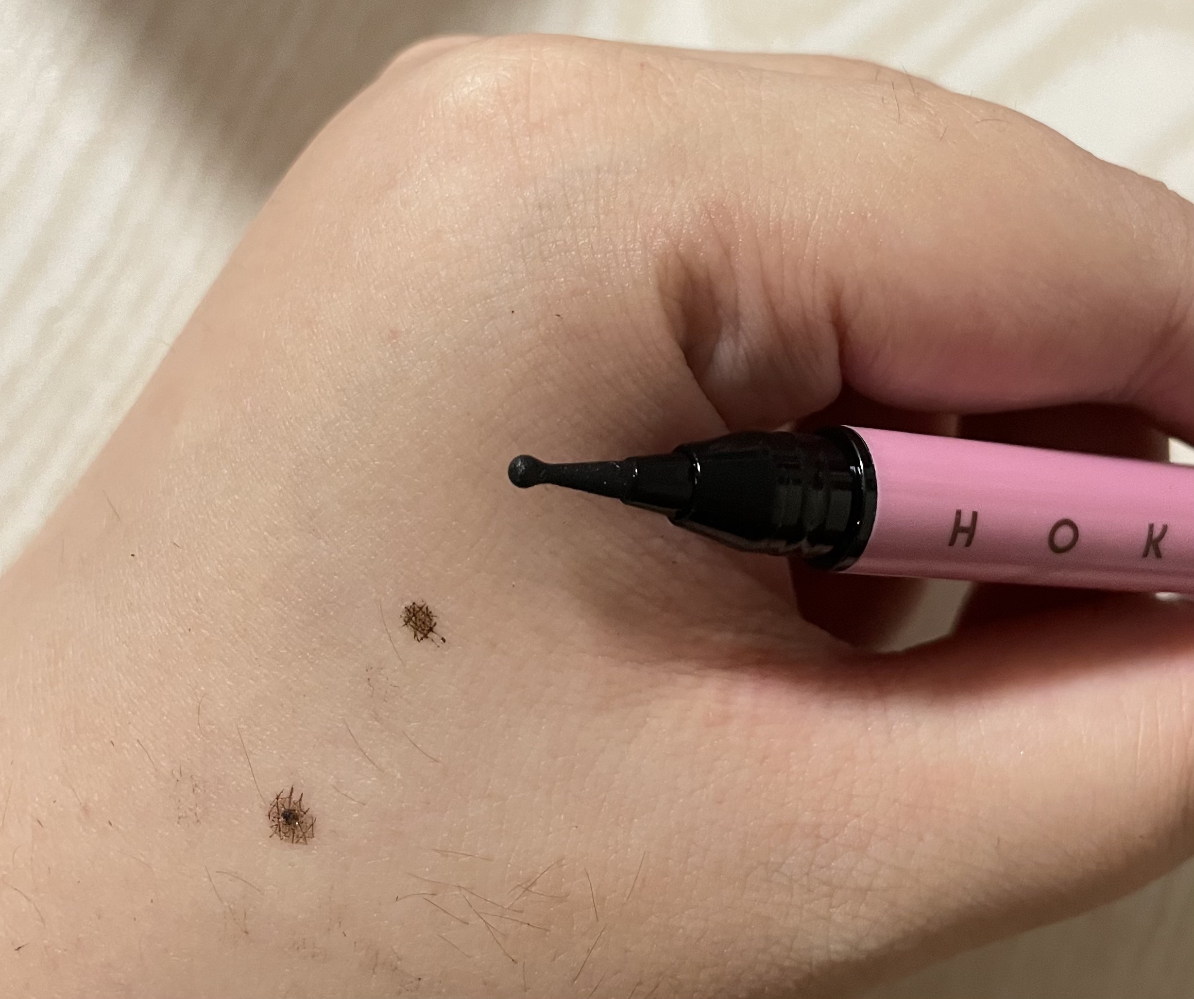 ほくろメイク ポイントリキッド/アンドスペース/リキッドアイライナーを使ったクチコミ（2枚目）