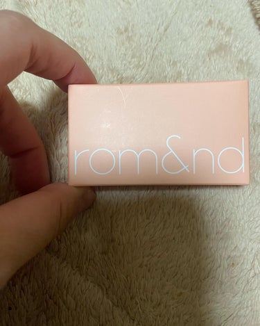 うさみみぃ@ブルベ on LIPS 「rom&ndべターザンチークco1ピーチアップなぜか私が買った..」（1枚目）