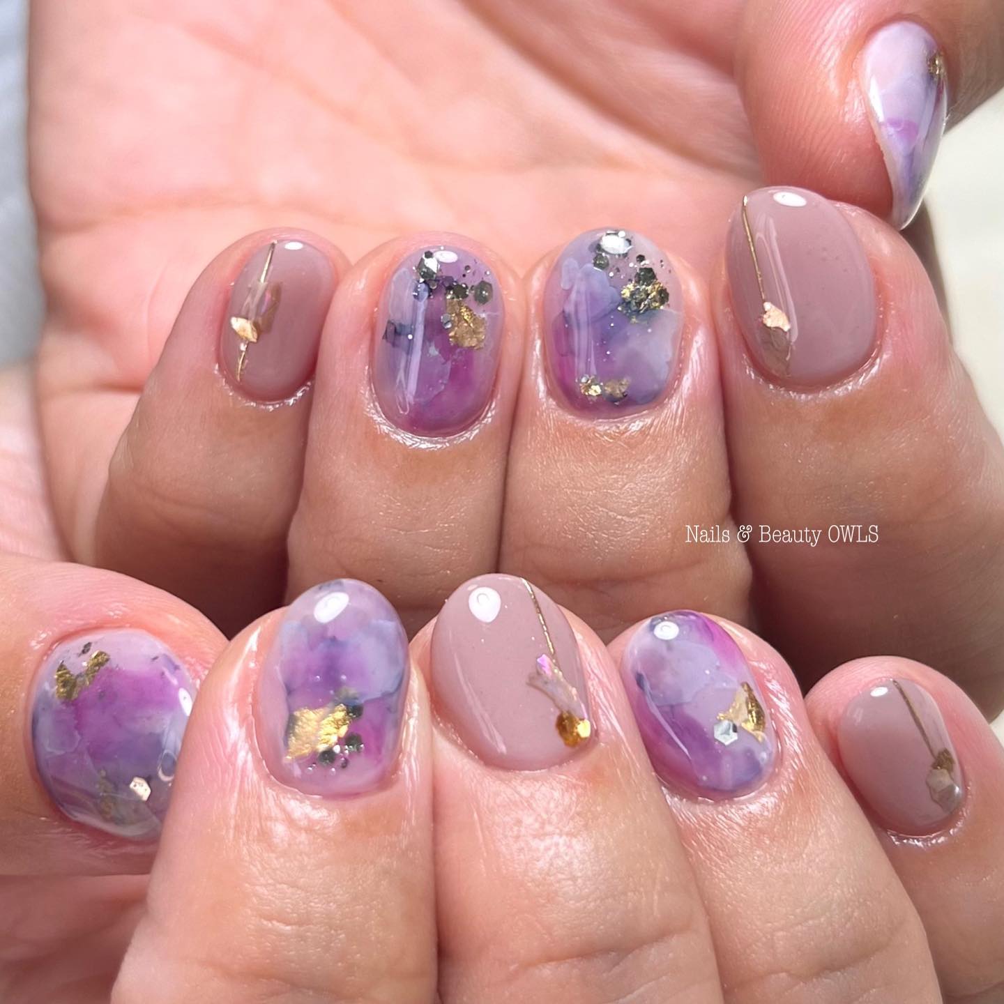 #カラフルネイル,#個性的ネイル,#個性派ネイル,#シンプルネイル,#アメジストネイル,#アメシストネイル,#ニュアンスネイル,#天然石ネイルのネイルデザイン