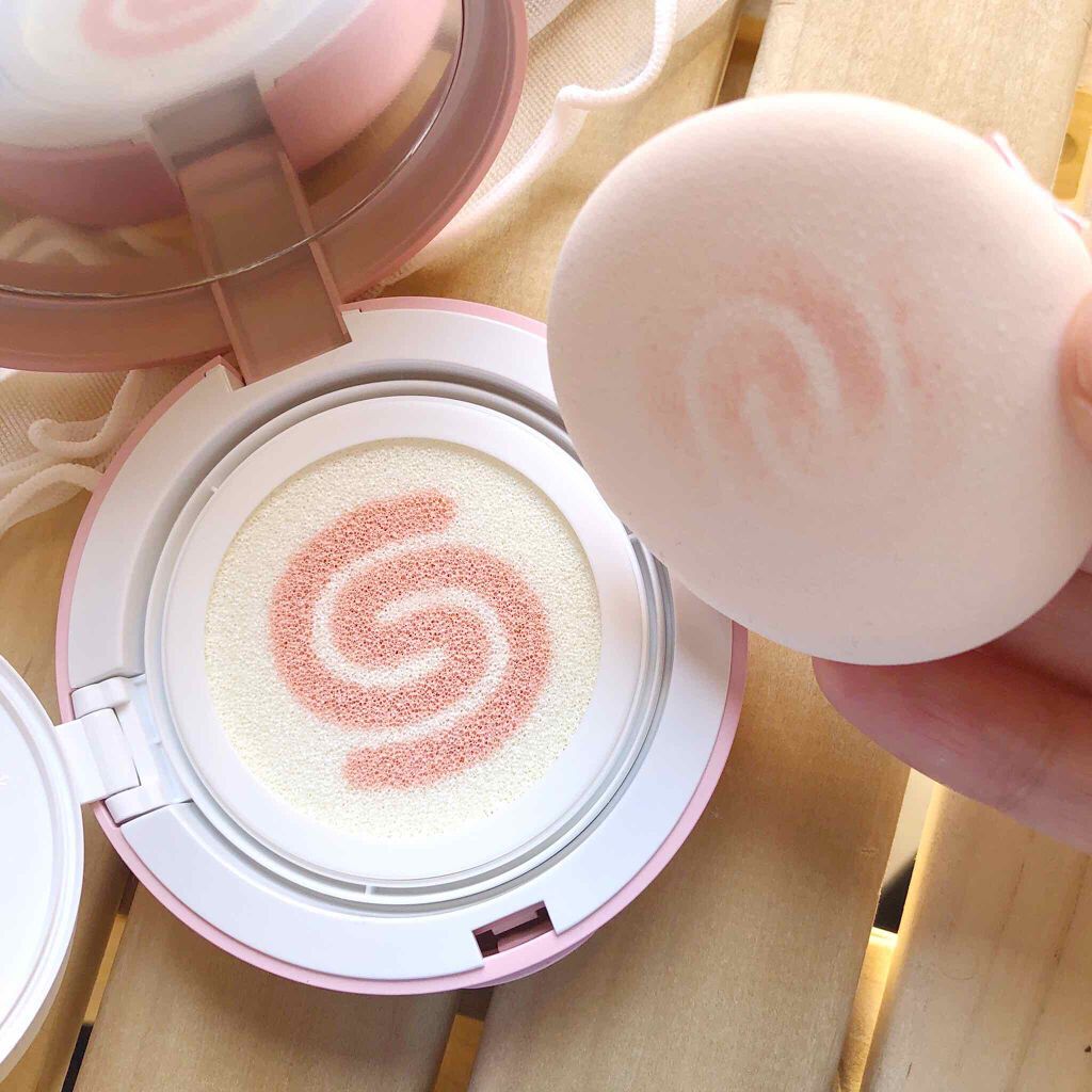 WHITE CREAMY CUSHION(ウユファンデ)/G9SKIN/化粧下地を使ったクチコミ（2枚目）