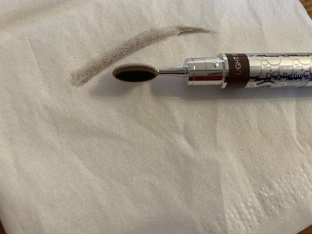 【旧】ディオールショウ カブキ ブロウ スタイラー ウォータープルーフ 03 ブラウン/Dior/アイブロウペンシルを使ったクチコミ（2枚目）