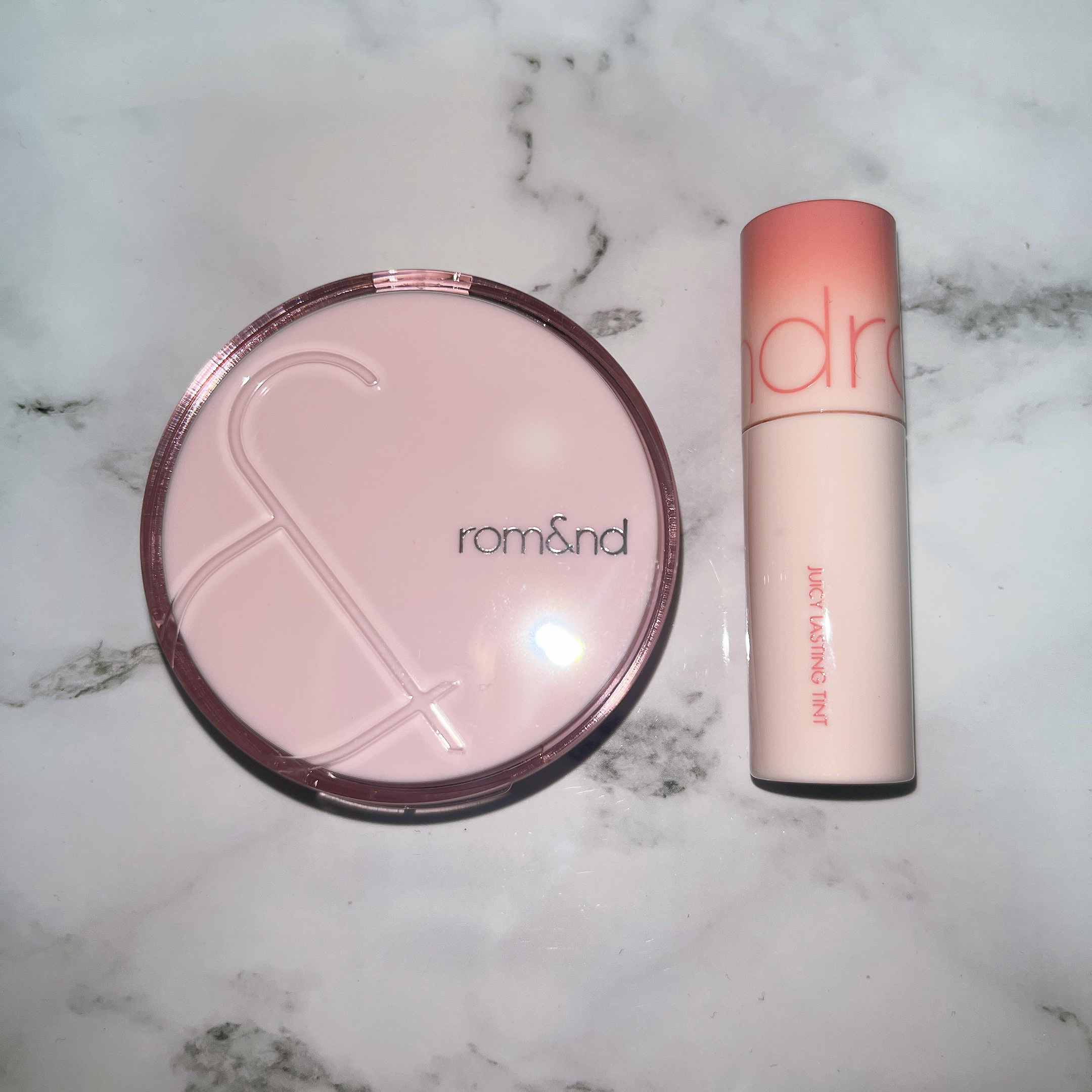 ジューシーラスティングティント/rom&nd/リップティントを使ったクチコミ（3枚目）