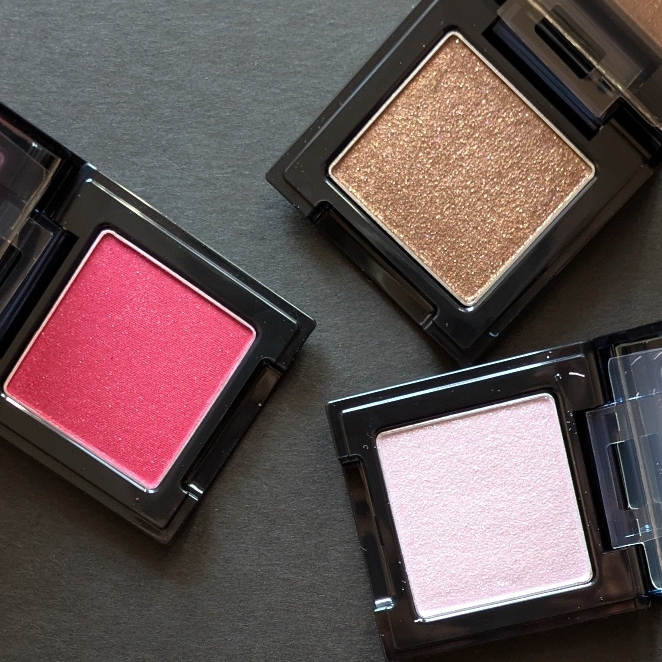 ラズル アイカラー/エレガンス ラズル /単色アイシャドウを使ったクチコミ(5枚目)