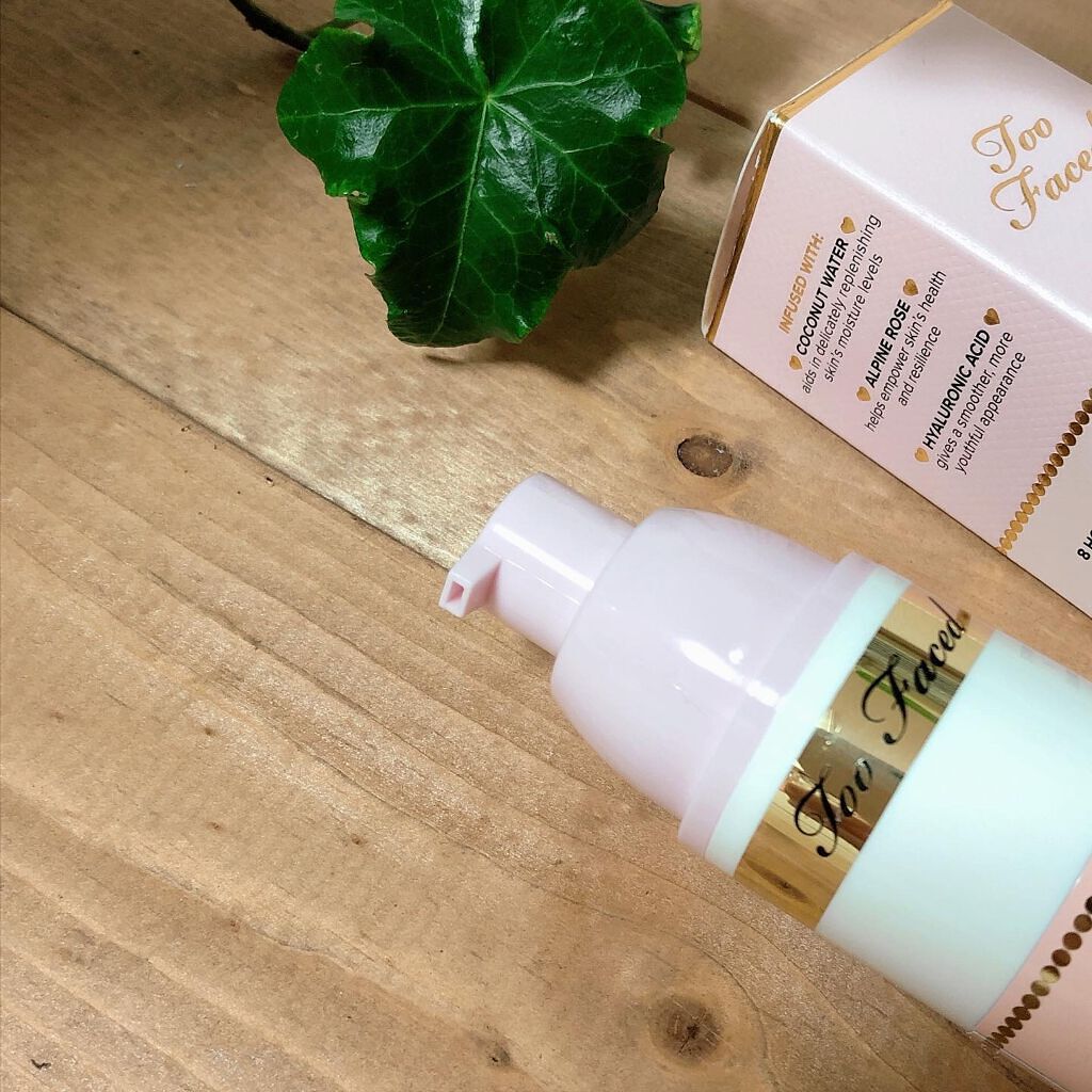 ボーン ディス ウェイ グロウ モイスチュアライジング メイクアップ プライマー/Too Faced/化粧下地を使ったクチコミ(3枚目)