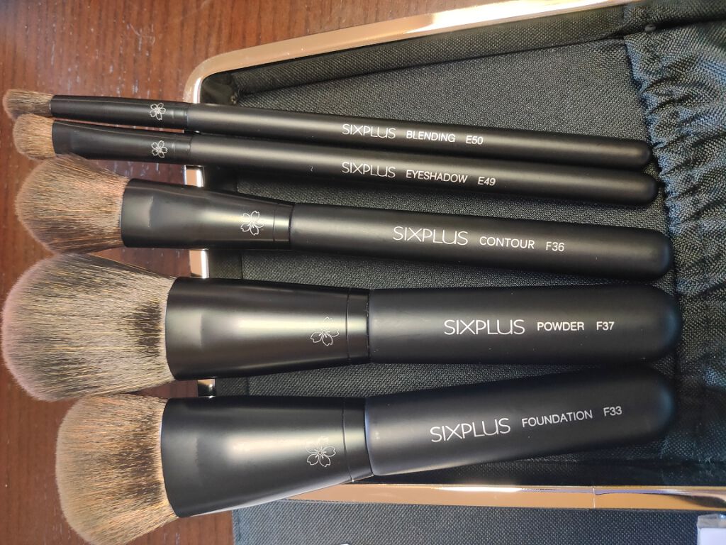 SIXPLUS SIXPLUS メイクブラシ 5本セット - Dawnシリーズ （ブラック）のクチコミ「YouTuberが紹介していて
安かったのでそこまで期待せずに購入。
配送も早くすぐ届きま.....」（3枚目）