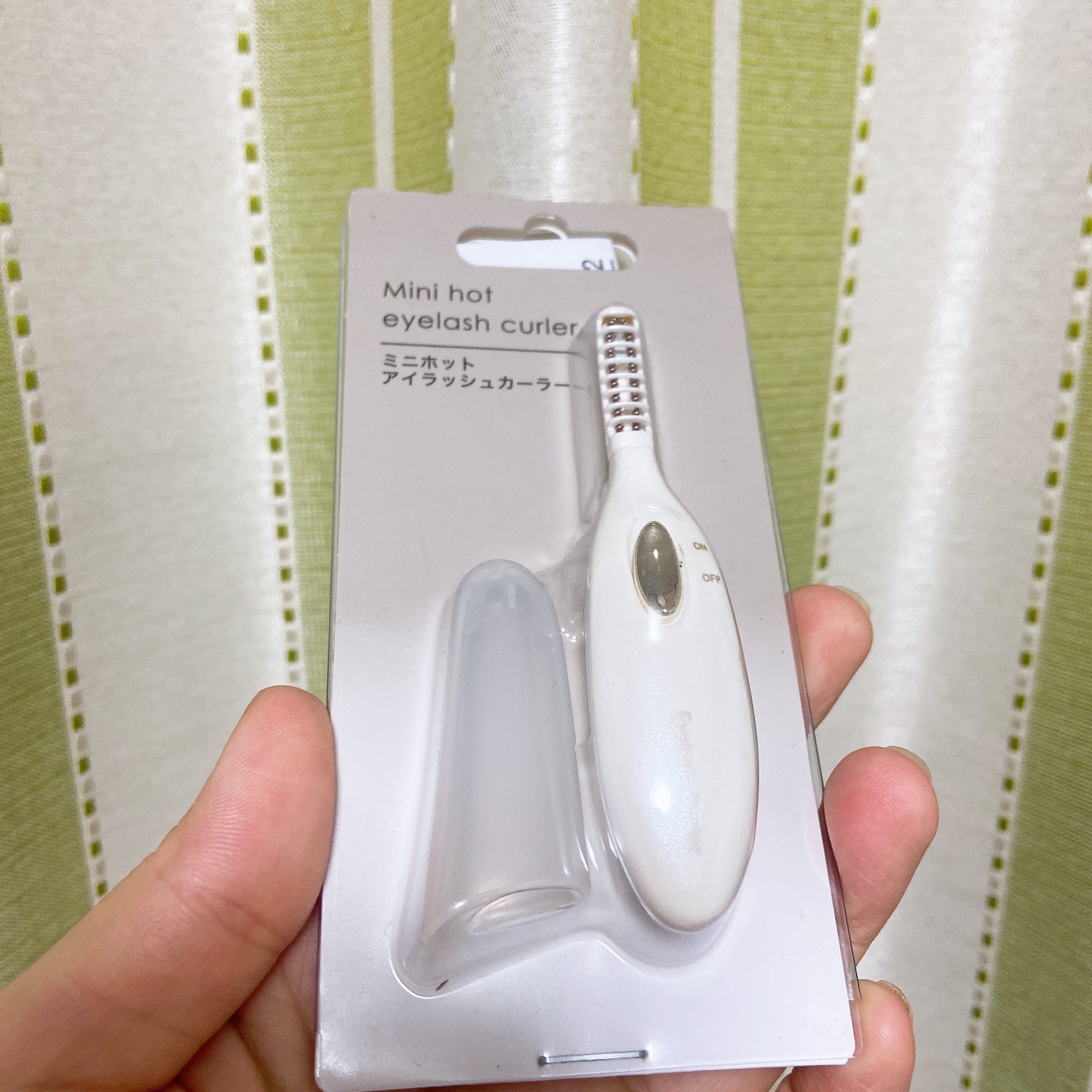 ミニホットアイラッシュカーラー ホワイト(WH&SI)/ニトリ/ホットビューラーを使ったクチコミ（1枚目）