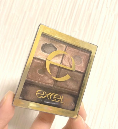 アイシャドウはいつも
excel買っちゃう😭😭
底見えコスメ💄
そろそろ新しいの買わなきゃ笑
#excel アイシャドウ #茶色　#底見えコスメ 