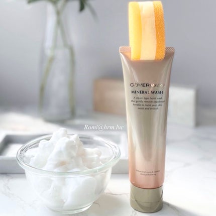 COVERMARK ミネラルウォッシュのクチコミ「贅沢な泡でしっとりと明るい肌へ導くミネラル配合のクレイ洗顔料。
洗顔料にはテクニック要らずの.....」(1枚目)