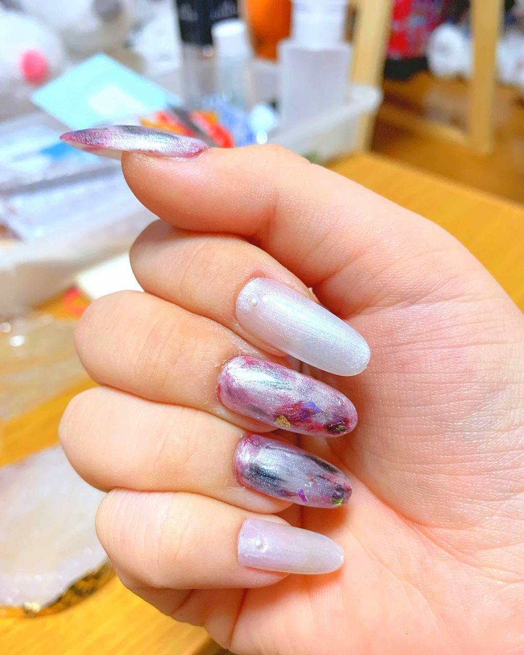 みーちゃん on LIPS 「ひっさびさのネイル☆*。いつもマニキュアだったんですが今回わジ..」(2枚目)