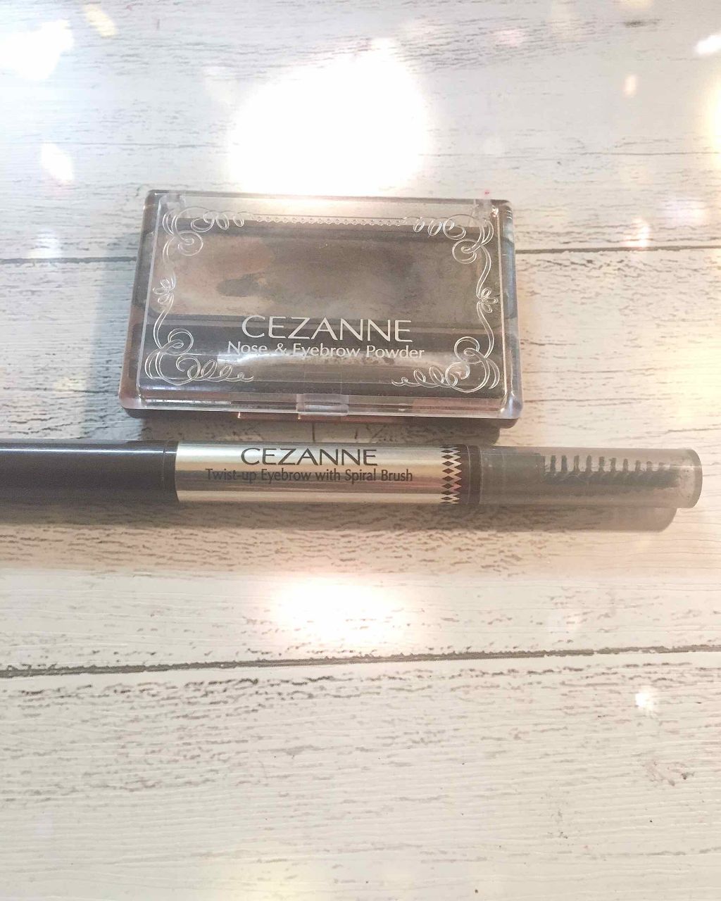 ラスティンググロスリップ/CEZANNE/口紅を使ったクチコミ（2枚目）