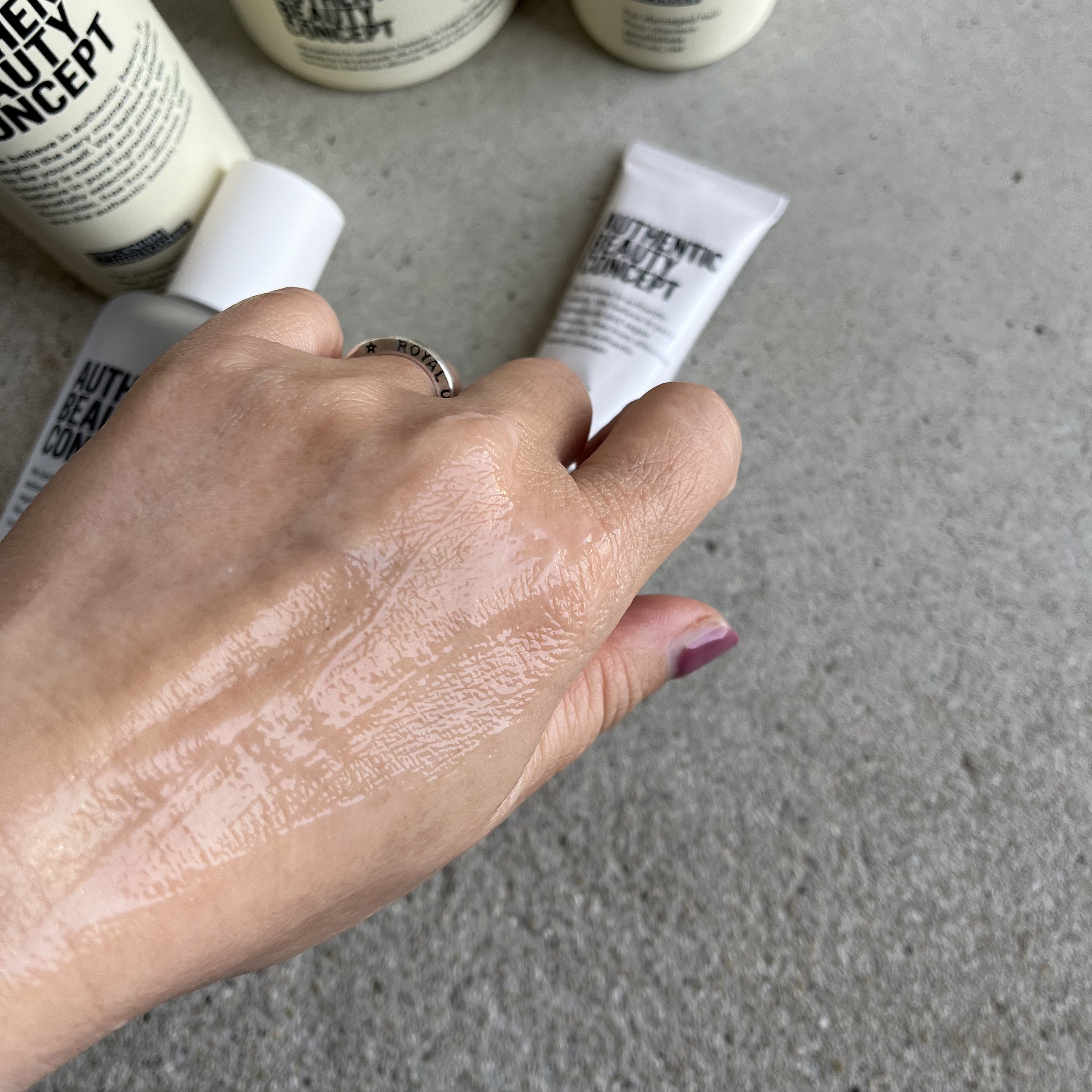 【新品未開封】オーセンティックビューティーコンセプト ヘアオイル ２本セット オーセンティック ビューティ コンセプト / インダルジング