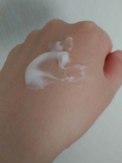 エイトザタラソ ユー 頭皮マッサージブラシ付き 限定キット(炭酸泡シャンプー&集中ヘアマスク)/エイトザタラソ/シャンプー・コンディショナーを使ったクチコミ(3枚目)