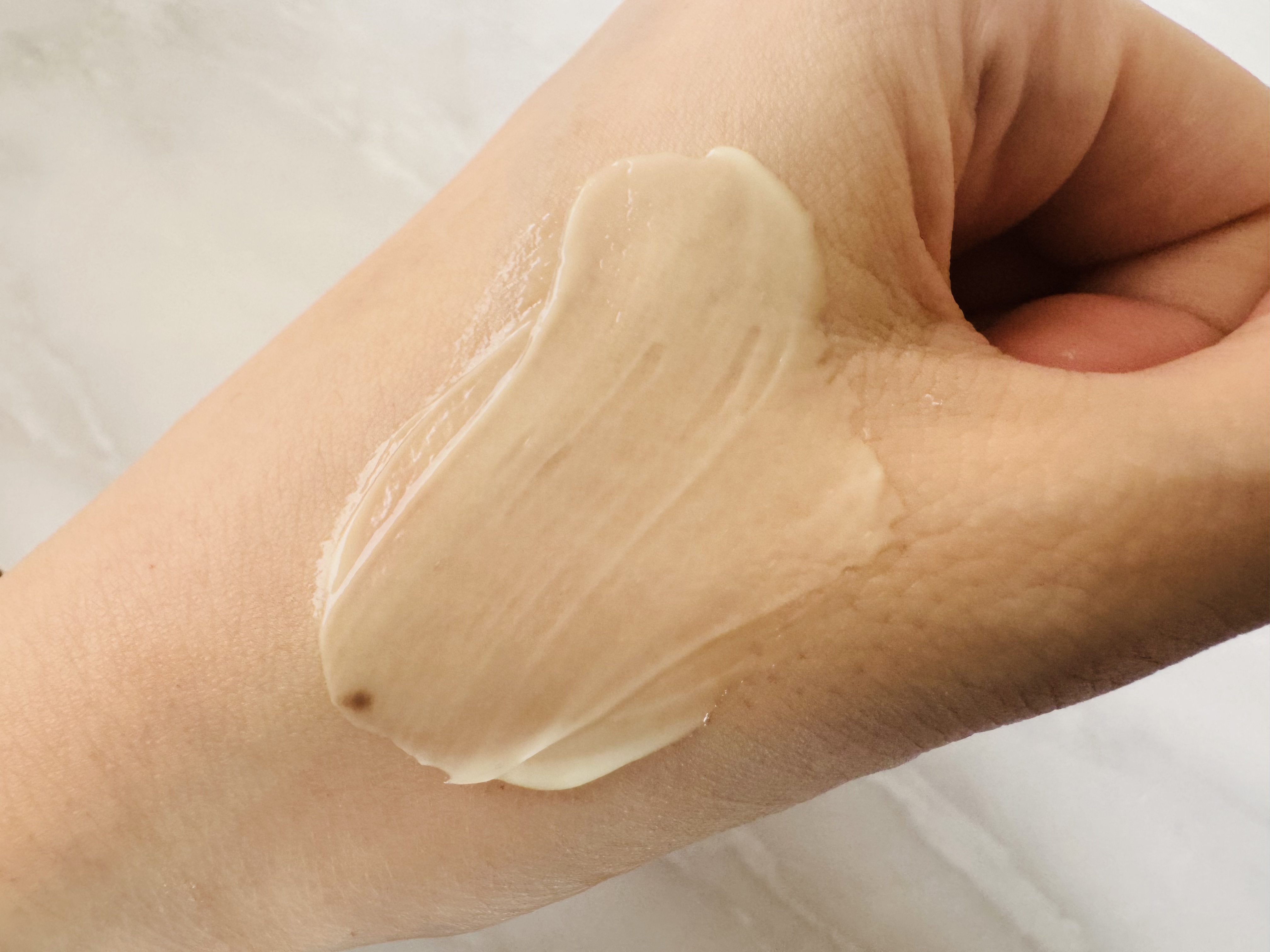 ミラクルトーニング デイリーサン/OHUI/日焼け止めミルクを使ったクチコミ（2枚目）