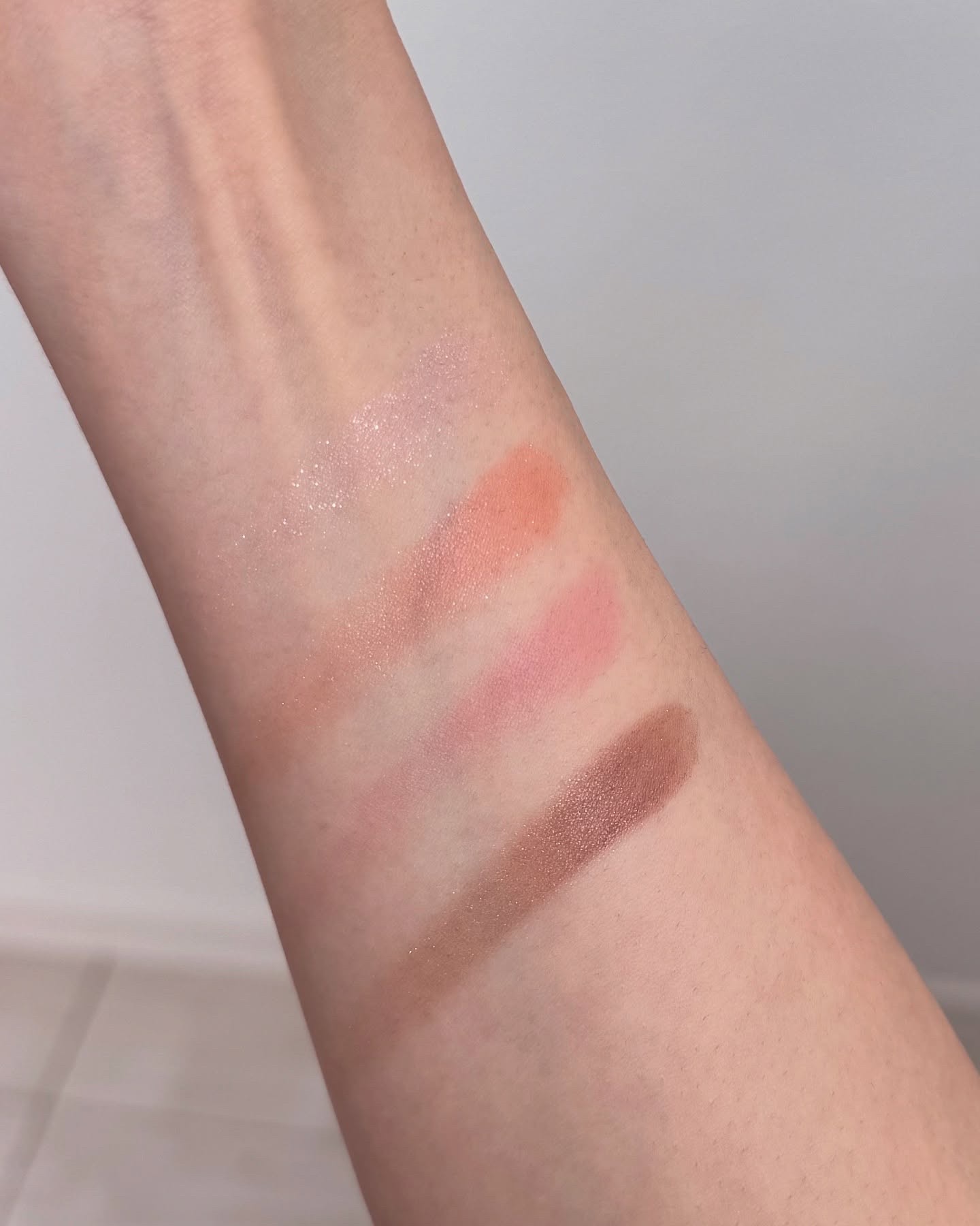 ミネラルクラッシィシャドー/エトヴォス/アイシャドウパレットを使ったクチコミ（3枚目）