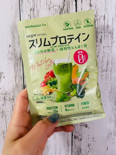 
vegie natural
スリムプロテイン
抹茶ラテ

モニターさせて頂きました♡.｡º*

⋆⸜𝔾𝕆𝕆𝔻 Point⸝⋆
𖤐1日分の野菜＋プロテイン
⭐︎一杯でプロテイン20gだけでなく8種類のビ