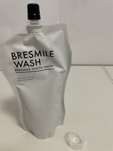 こんにちは·͜· ♡
BRESMILEのブレスマイルウォッシュをレビューします！

口臭防止・歯周病予防・虫歯予防のトータルケアができる薬用マウスウォッシュです🙆‍♀️ブラッシングするとホワイトニングも