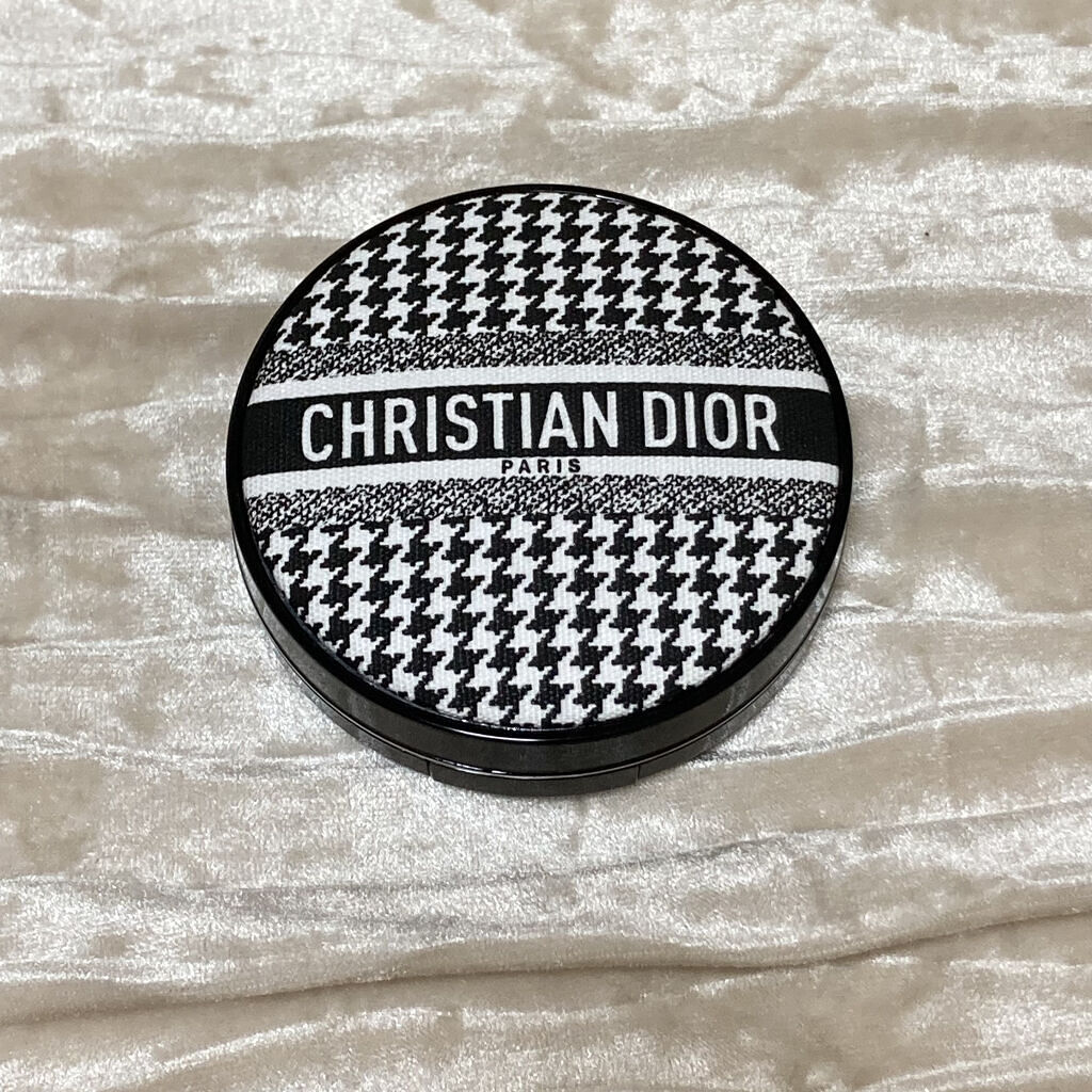 ディオールスキン フォーエヴァー グロウ クッション 1N ニュートラル<ニュー ルック エディション> (数量限定品)（生産終了）/Dior/クッションファンデーションを使ったクチコミ（1枚目）