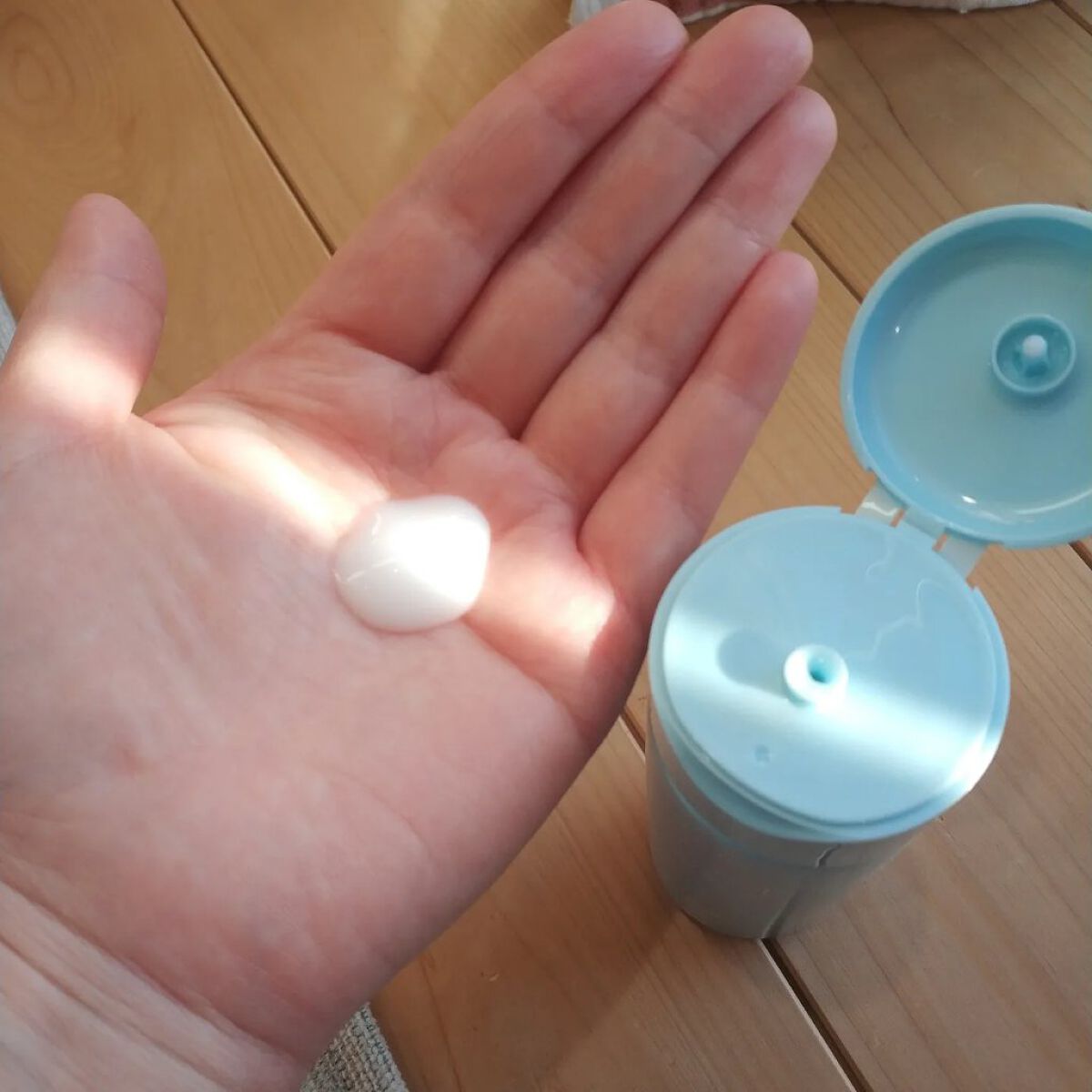 DHCルクスミー 薬用ホワイトニング エマルジョン/DHC/乳液を使ったクチコミ（2枚目）