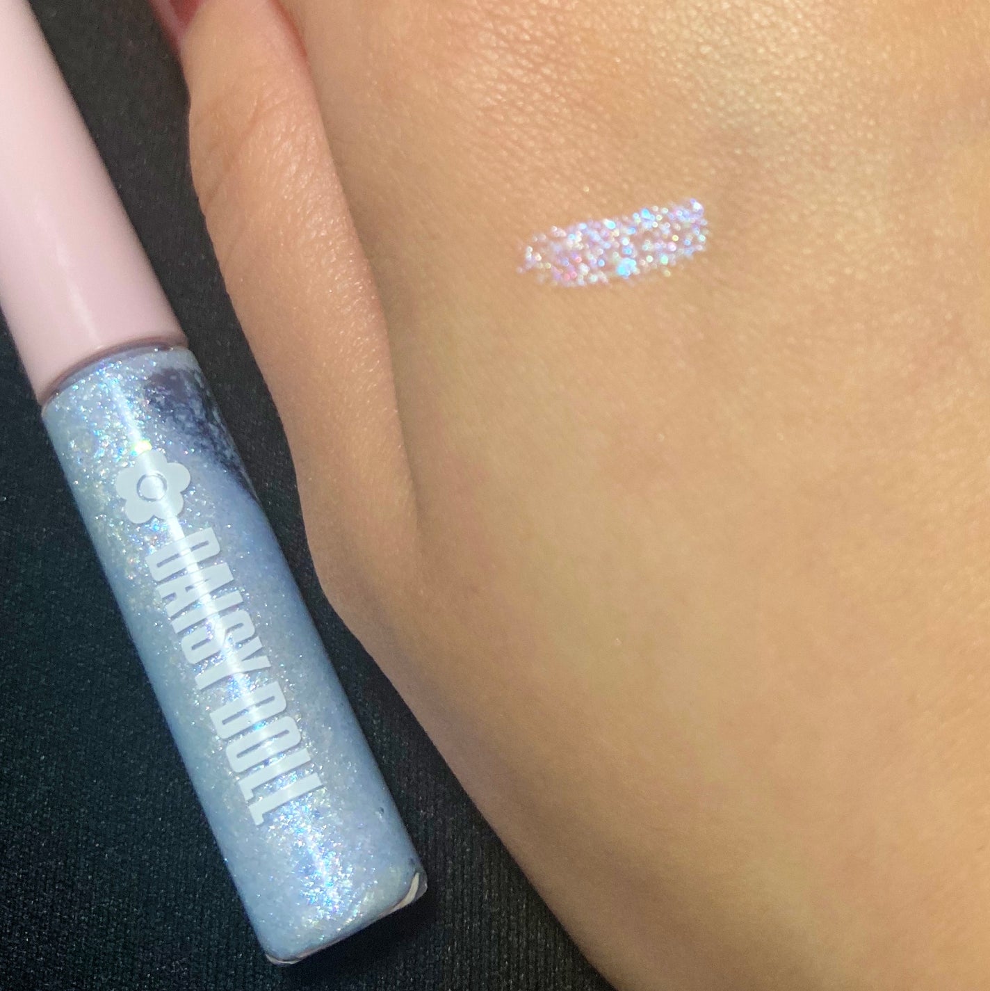 グリッターアイカラー/DAISY DOLL by MARY QUANT/グリッターを使ったクチコミ(3枚目)