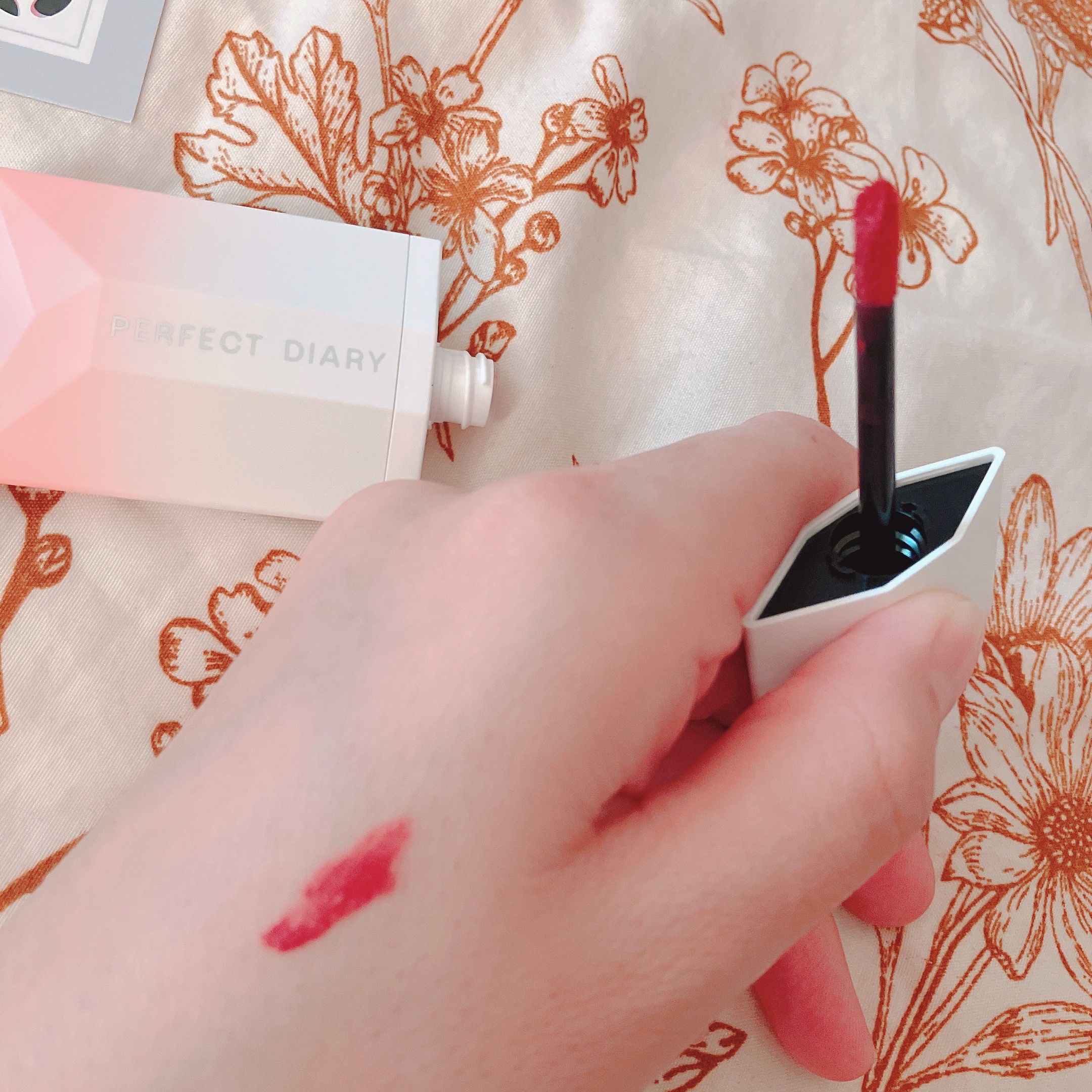 READ ME ウェイトレス ベルベット リップ ステイン「IN LOVE」シリーズ 020 恋の信号 /PERFECT DIARY/口紅を使ったクチコミ（3枚目）