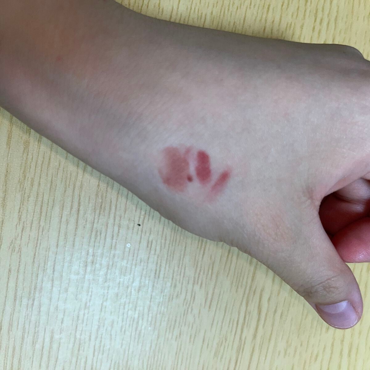 R on LIPS 「NekerColorSuedeLipLacquer07ローズデ..」(4枚目)