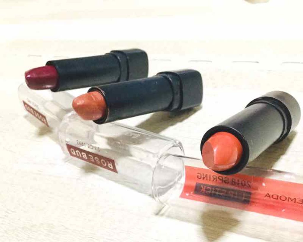 デイリーで使いやすい付録コスメ⭐️

引き出しを開けるとでてるく付録溜まった付録コスメ…もう一度使ってみませんか？
意外と使えるものが出てきます‼︎

今年の初めごろに買った付録についていたと思います、この4つ。
マットリップは秋、冬にもい