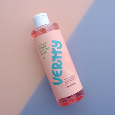 Vertty ティーツリー88%ビタミンブースティングトナーのクチコミ「キュートなピンクカラーのパケが印象的
VERTTY
ティーツリービタミンブースティングトナー✨.....」（1枚目）