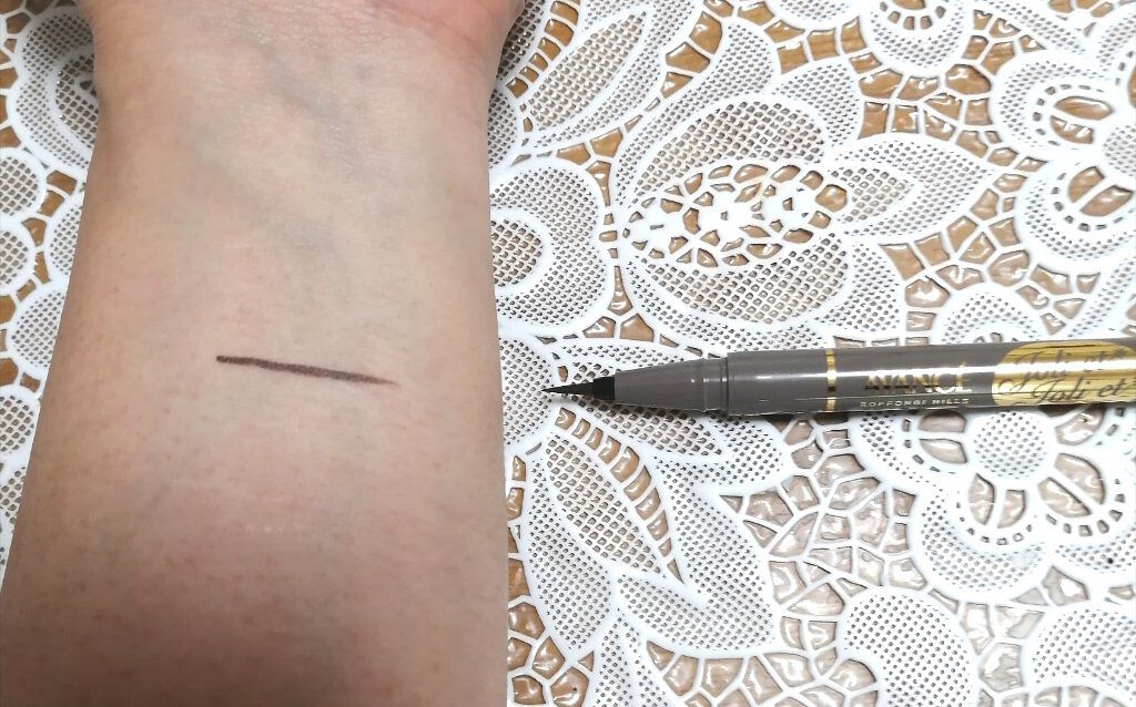 アヴァンセ ジョリ・エ ジョリ・エ リキッドアイライナー/アヴァンセ/リキッドアイライナーを使ったクチコミ（3枚目）