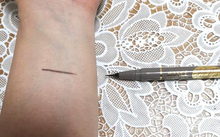 アヴァンセ ジョリ・エ ジョリ・エ リキッドアイライナー/アヴァンセ/リキッドアイライナーを使ったクチコミ(3枚目)