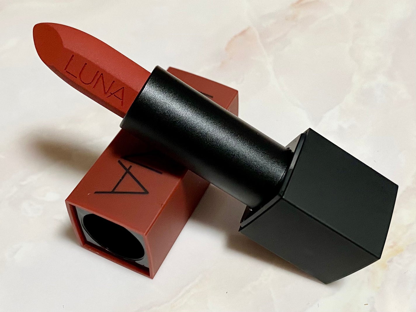 リアルウェイベルベットスティック/LUNA/口紅を使ったクチコミ(2枚目)