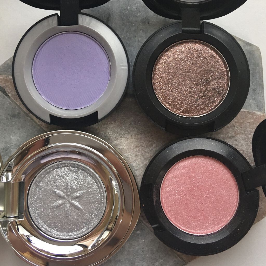 パウダー キス アイシャドウ サッチ ア チュール/M・A・C/単色アイシャドウを使ったクチコミ（2枚目）