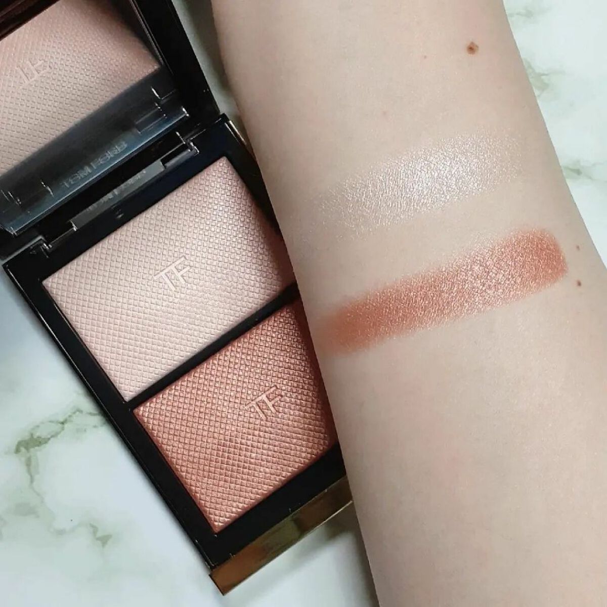 シェイド アンド イルミネイト ハイライティング デュオ /TOM FORD BEAUTY/パウダーハイライトを使ったクチコミ(5枚目)