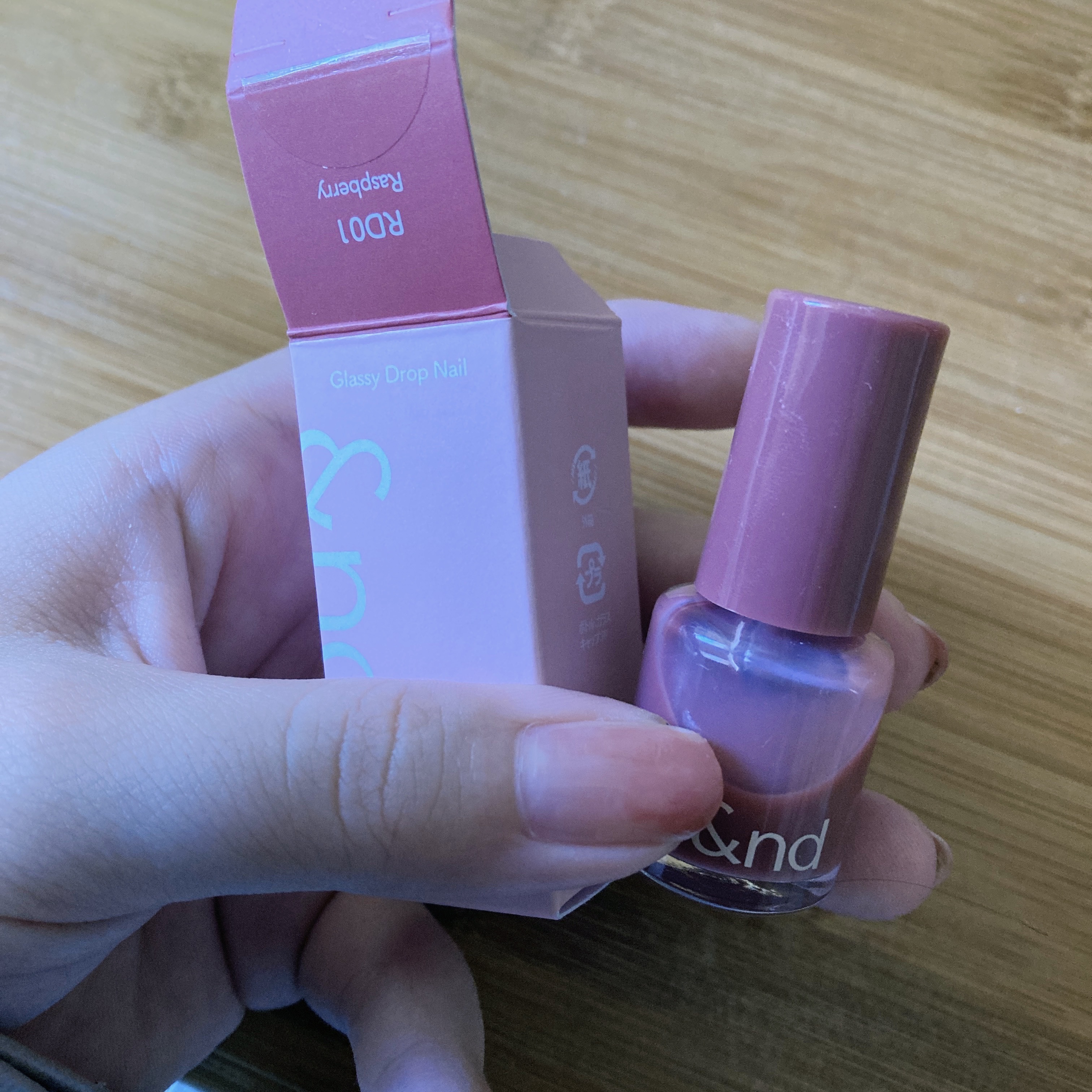 アンドバイロムアンド　グラッシードロップネイル RD01 ラズベリー/&nd by rom&nd/マニキュアを使ったクチコミ（1枚目）